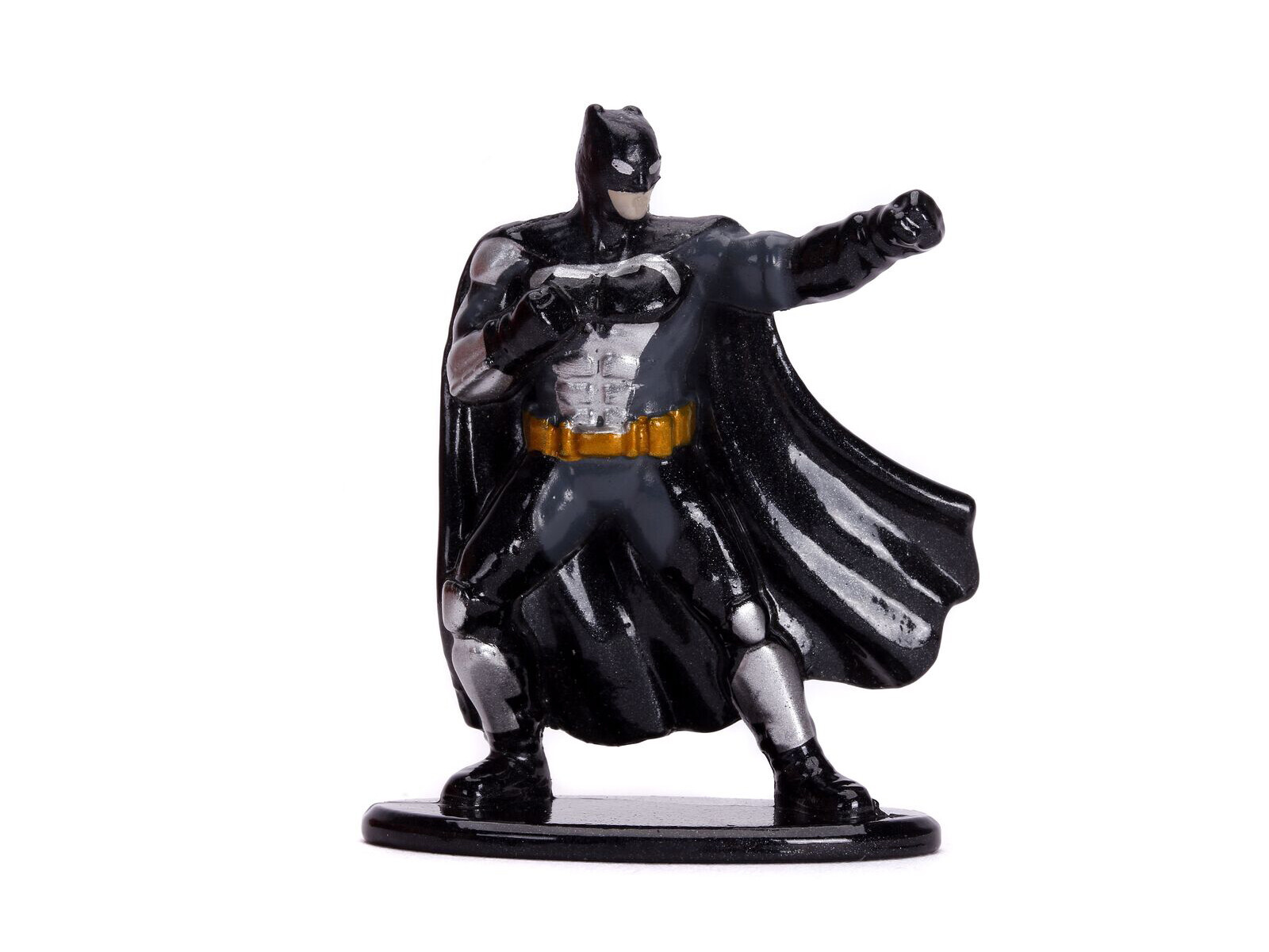 2017 BATMOBILE & DIECAST BATMAN FIGURINE JUSTICE LEAGUE 1/32 DIECAST JADA 31706