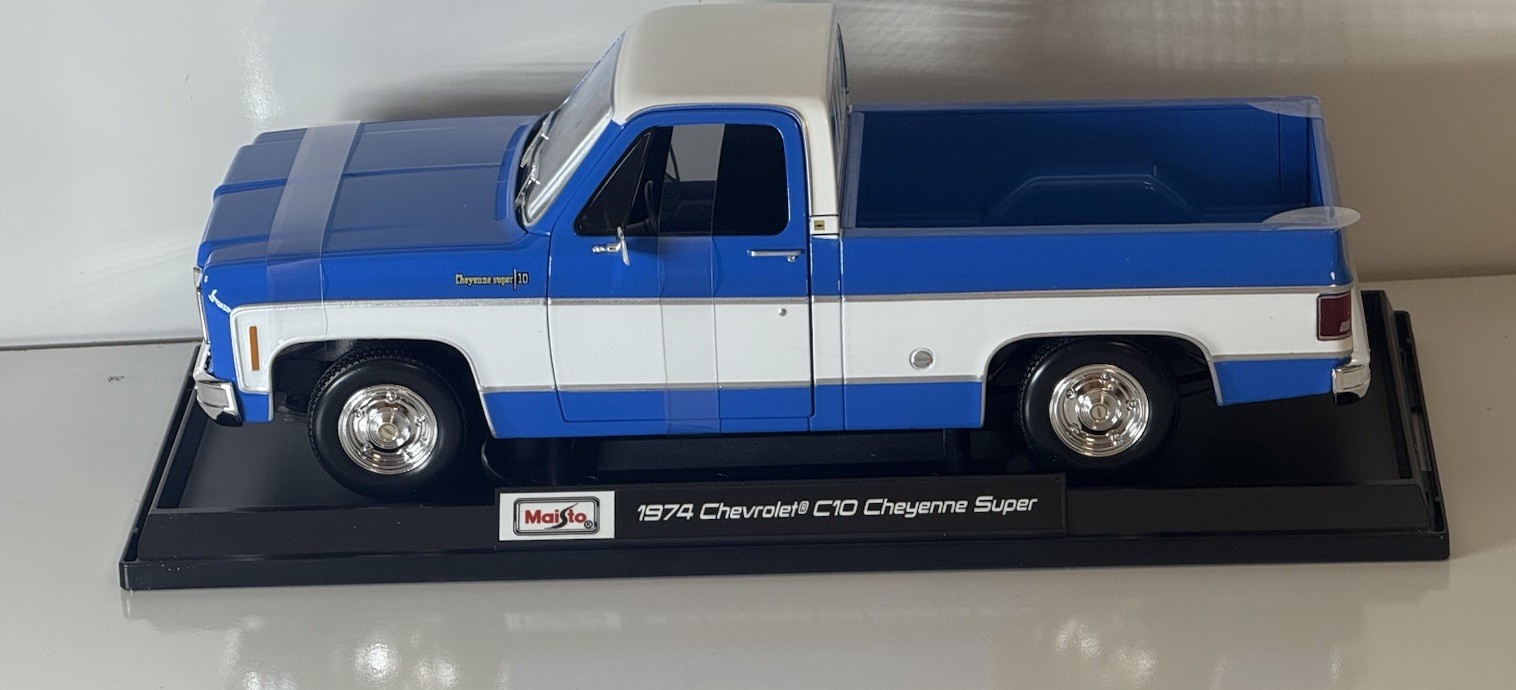 1974 Chevrolet C10 Cheyenne Super 1:18 Maisto Exclusive Style Special Edition