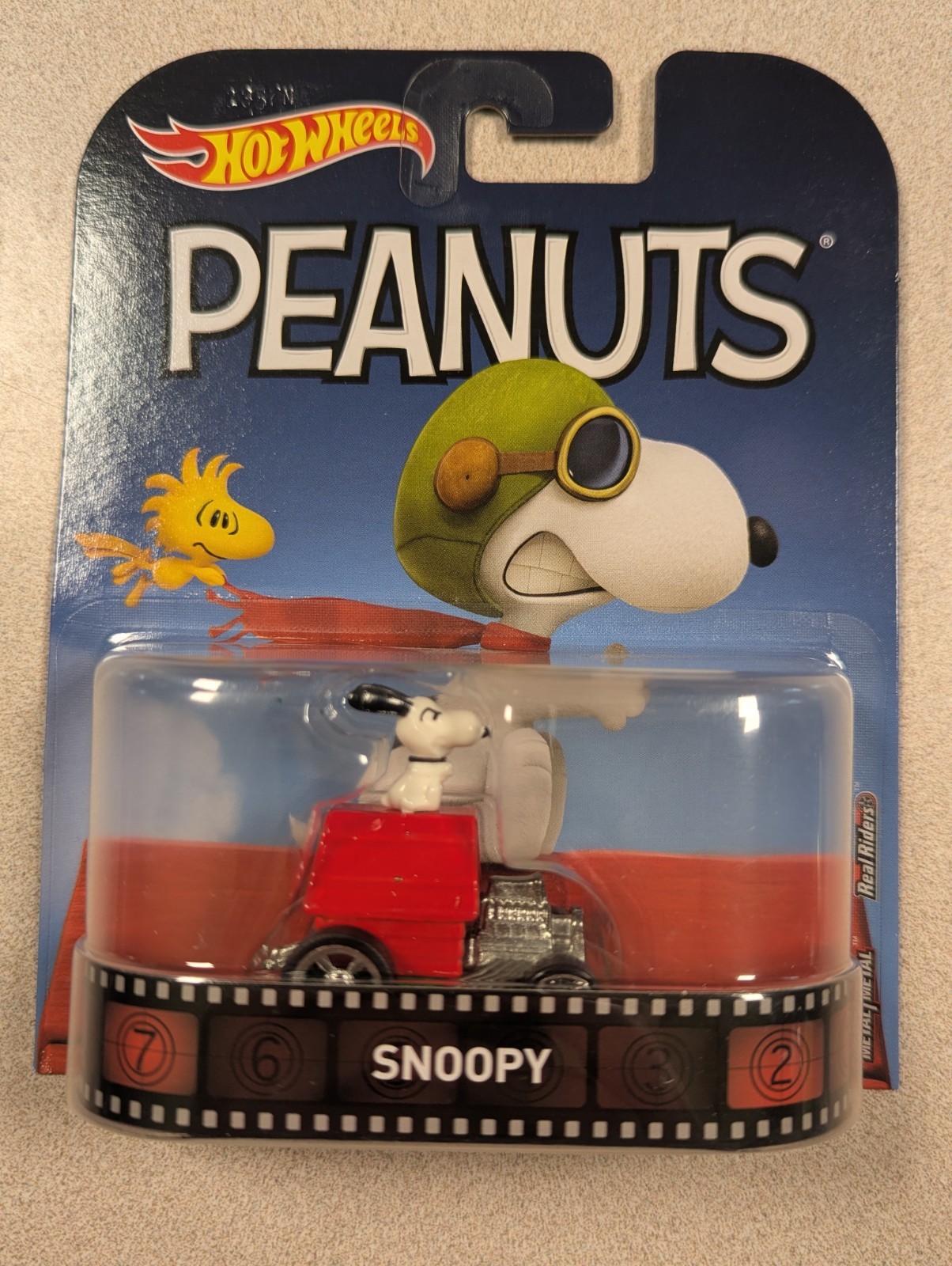 HOT WHEELS 1:64 PEANUTS REAL RIDERS SNOOPY