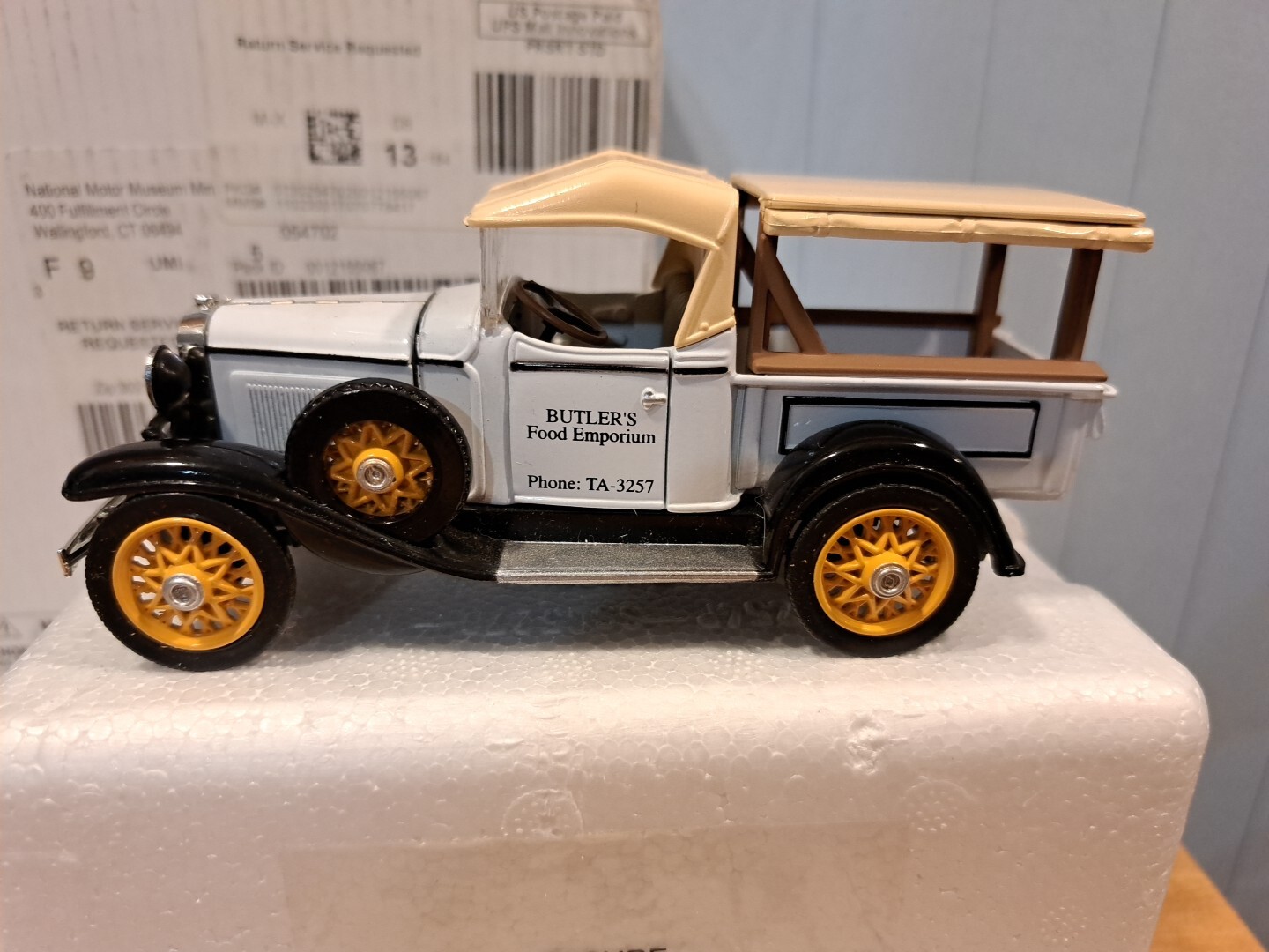 1934 Ford Stake Fence Truck & 1932 Chevy Pickup 1/32 National Motor Diecast Mod