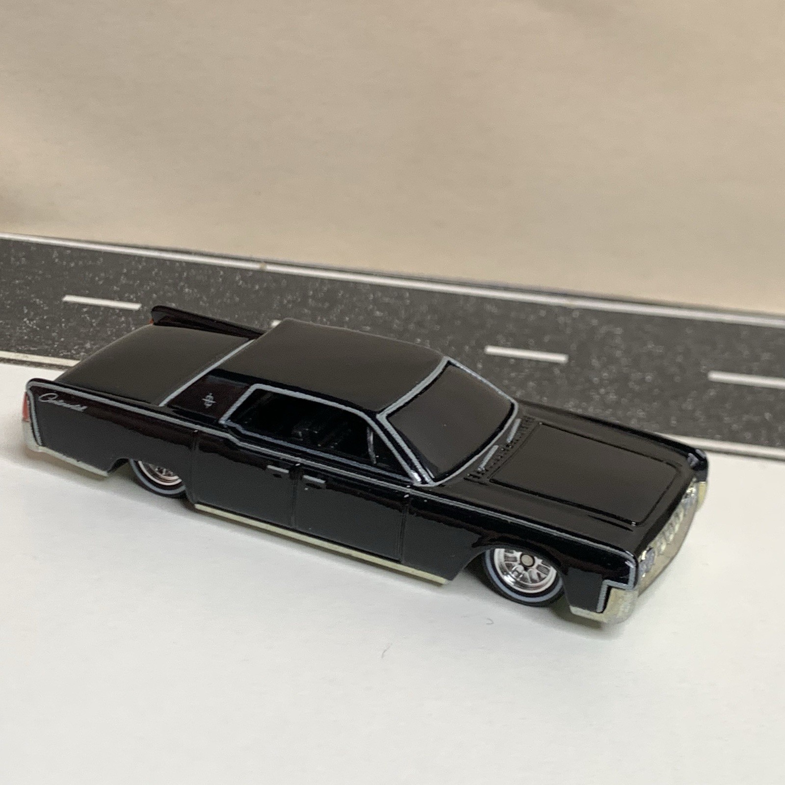 Hot Wheels Premium Pop Culture The Matrix 1964 Lincoln Continental Black 1:64 NM