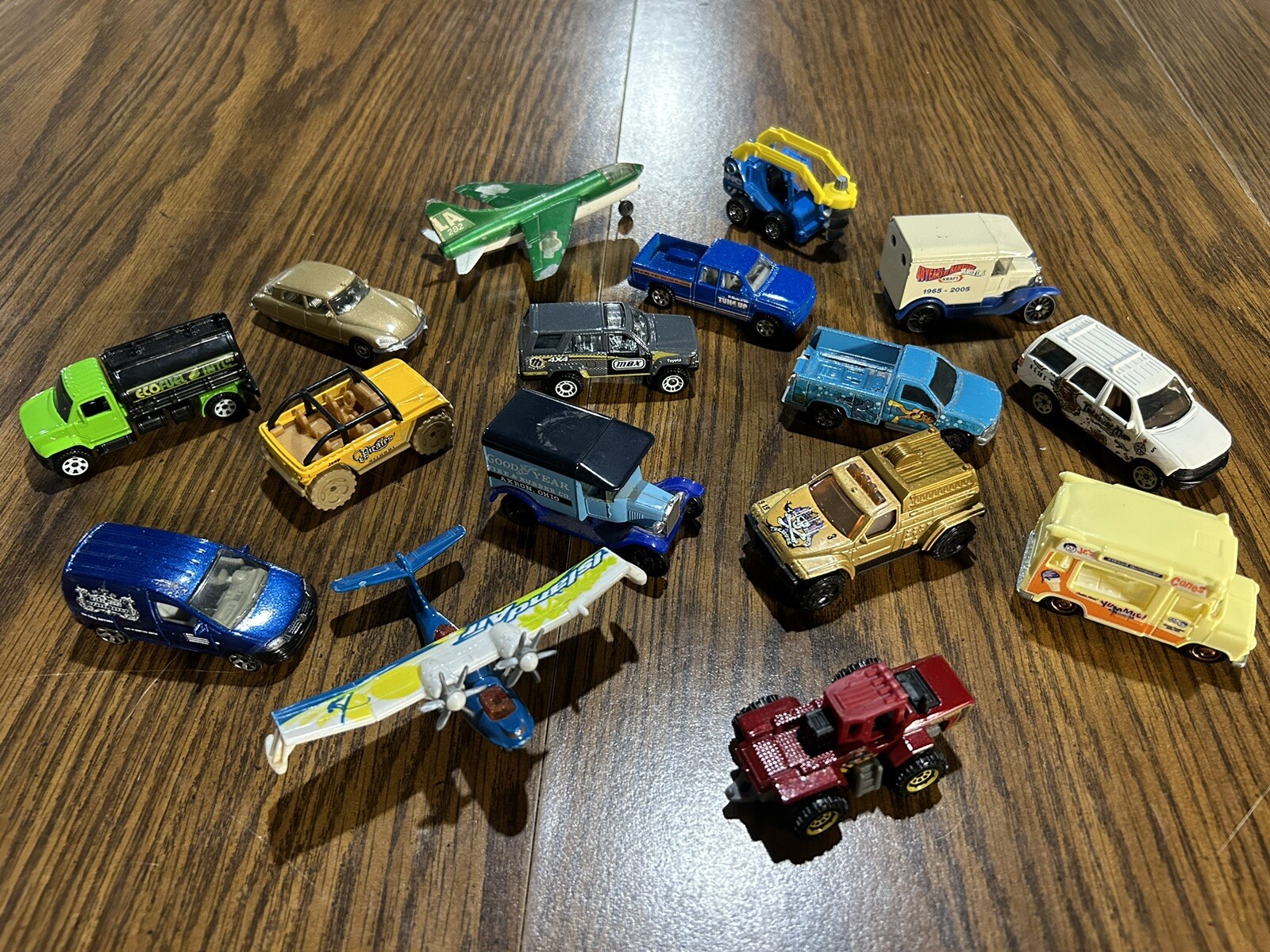 Matchbox ONLY Loose Random Lot Of 16 Cars Trucks Planes Tractor Various Years