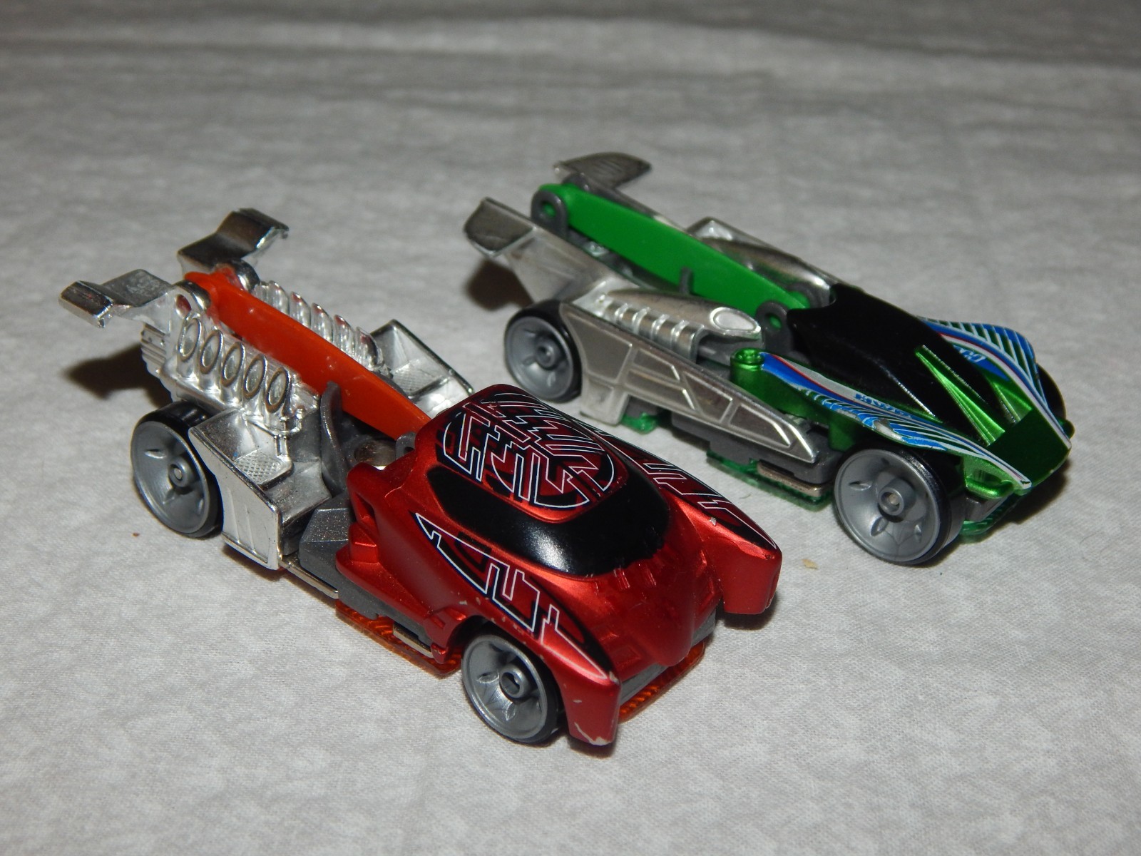 Hot Wheels Tech Trax System Vehicles ~ Lot of 2 ~ 2004