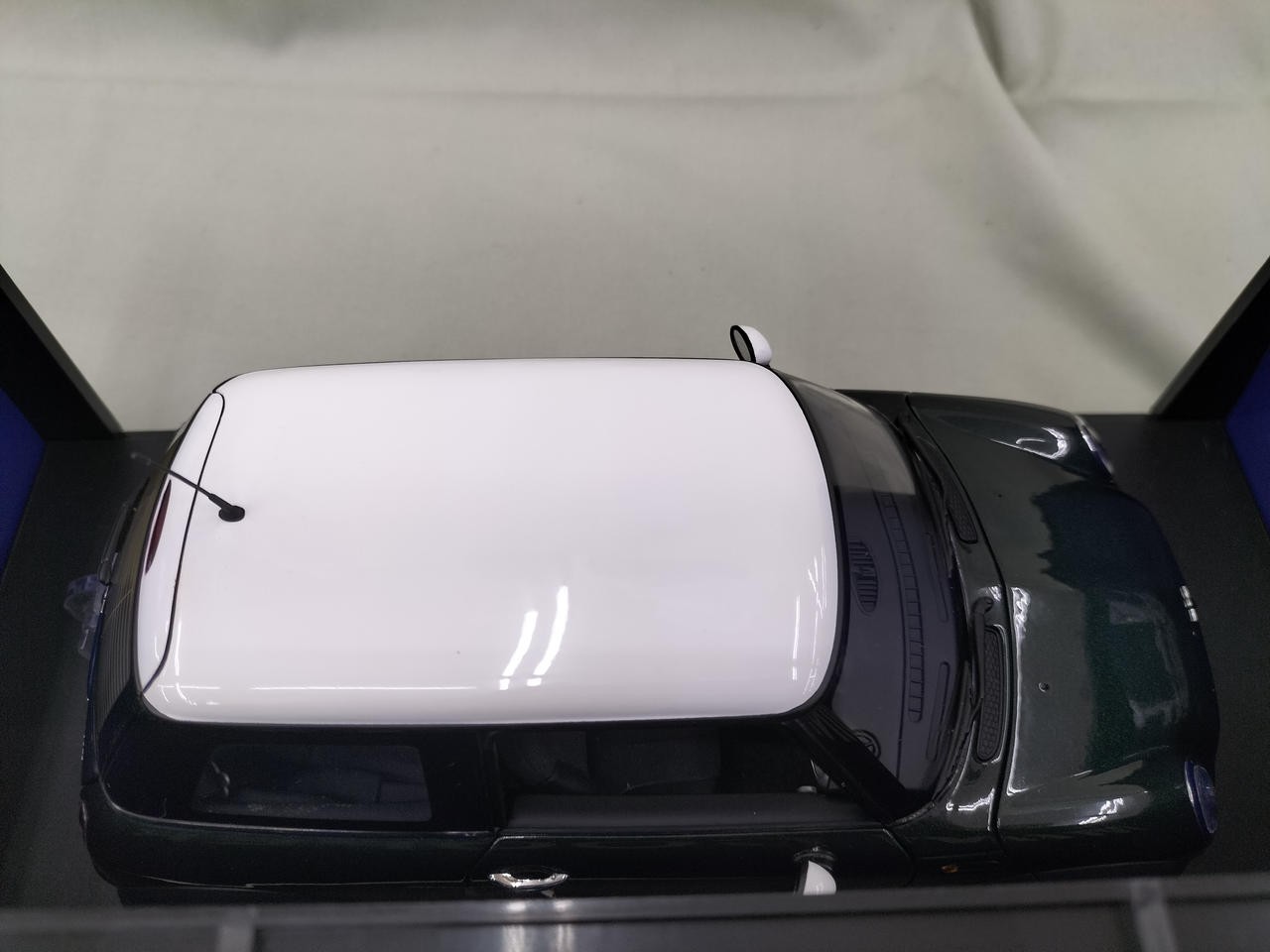 AUTOart Mini Cooper Car Model