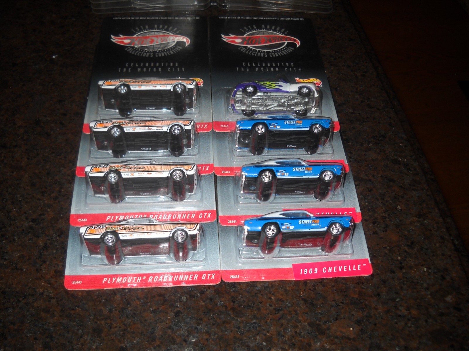 😛😛😛HOT WHEELS 13tH ANNUAL COLLECTOR’S CONVENTION*LOT of 8**SEE BELOW**😛😛😛