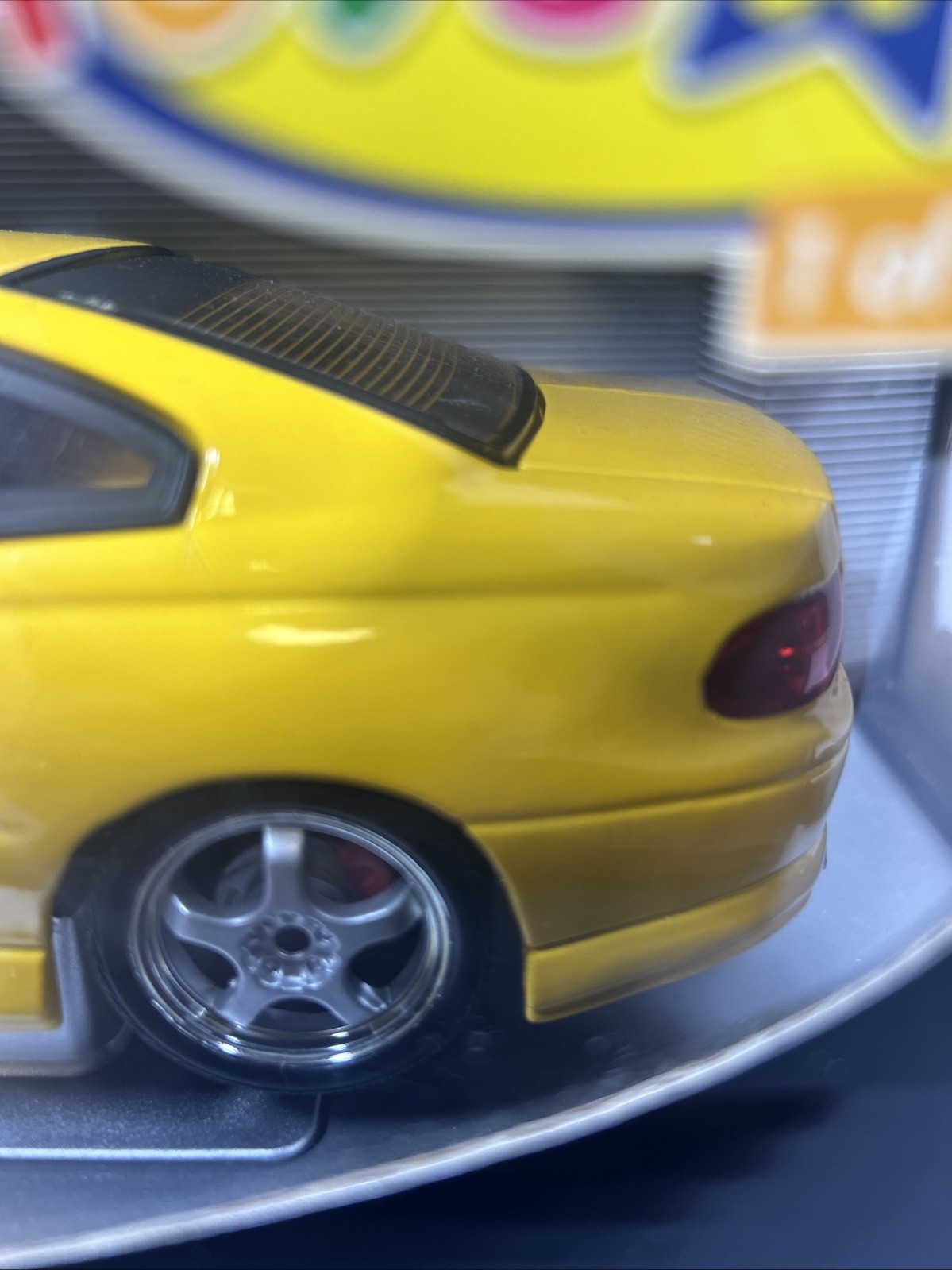 American Muscle Toys R Us Exclusive 2004 Pontiac GTO Street Machine Yellow ETRL
