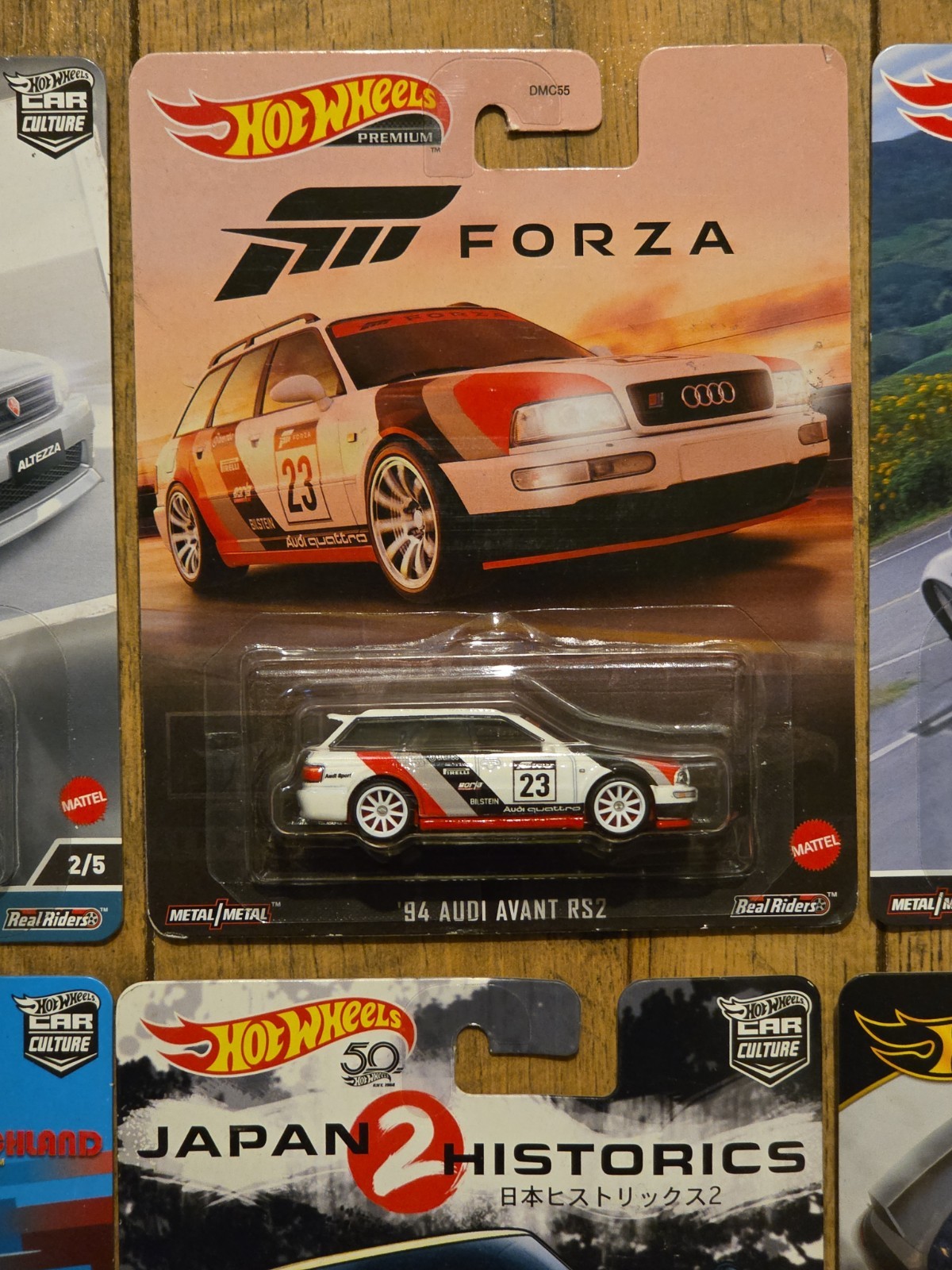 8 Hot Wheels Premium Porsche, Nissan, Toyota, Honda, BMW. Mitsubishi, Audi