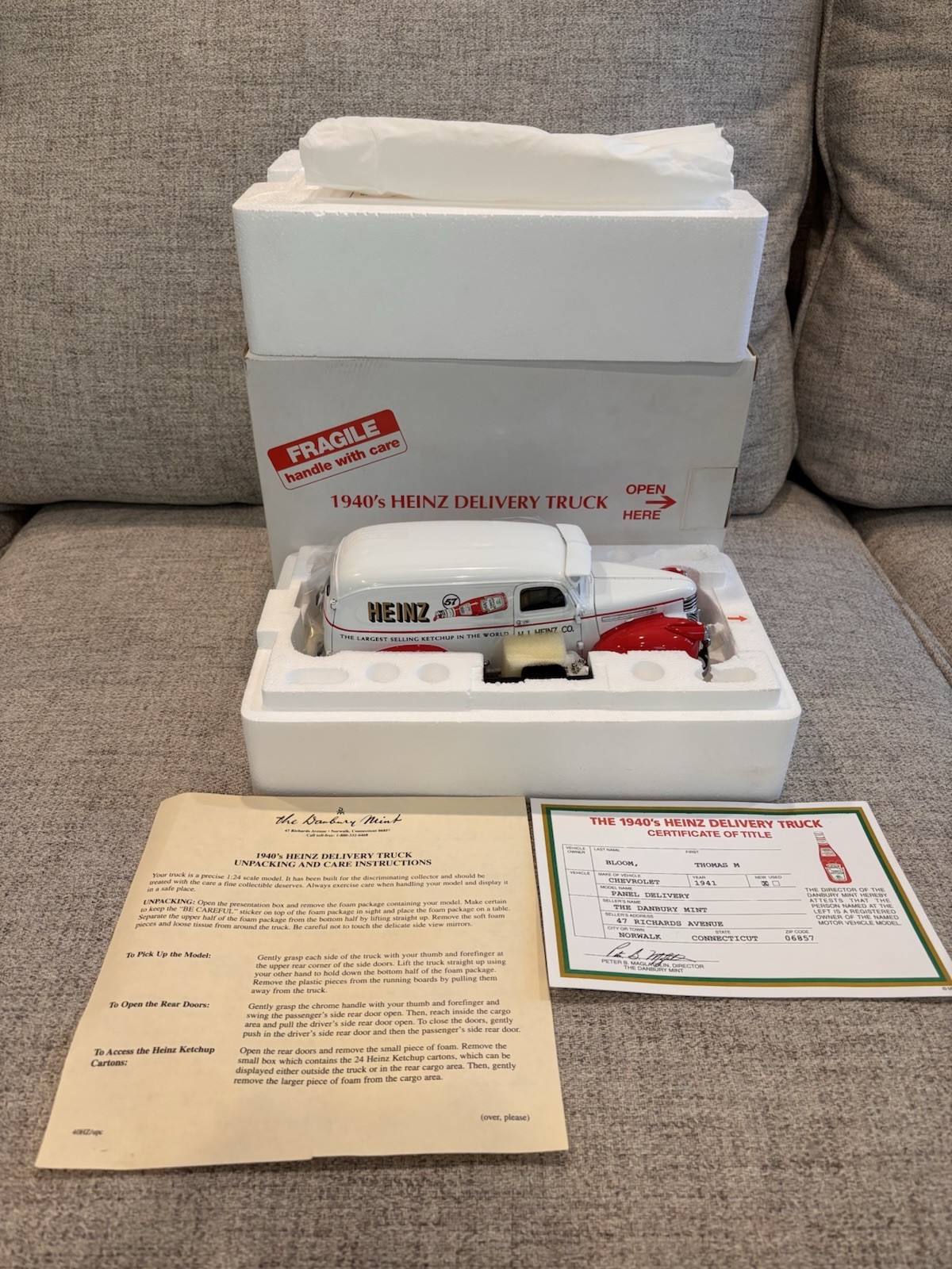 Danbury Mint 1940s Heinz Delivery Truck; 1:24 Scale. Complete and Undisplayed