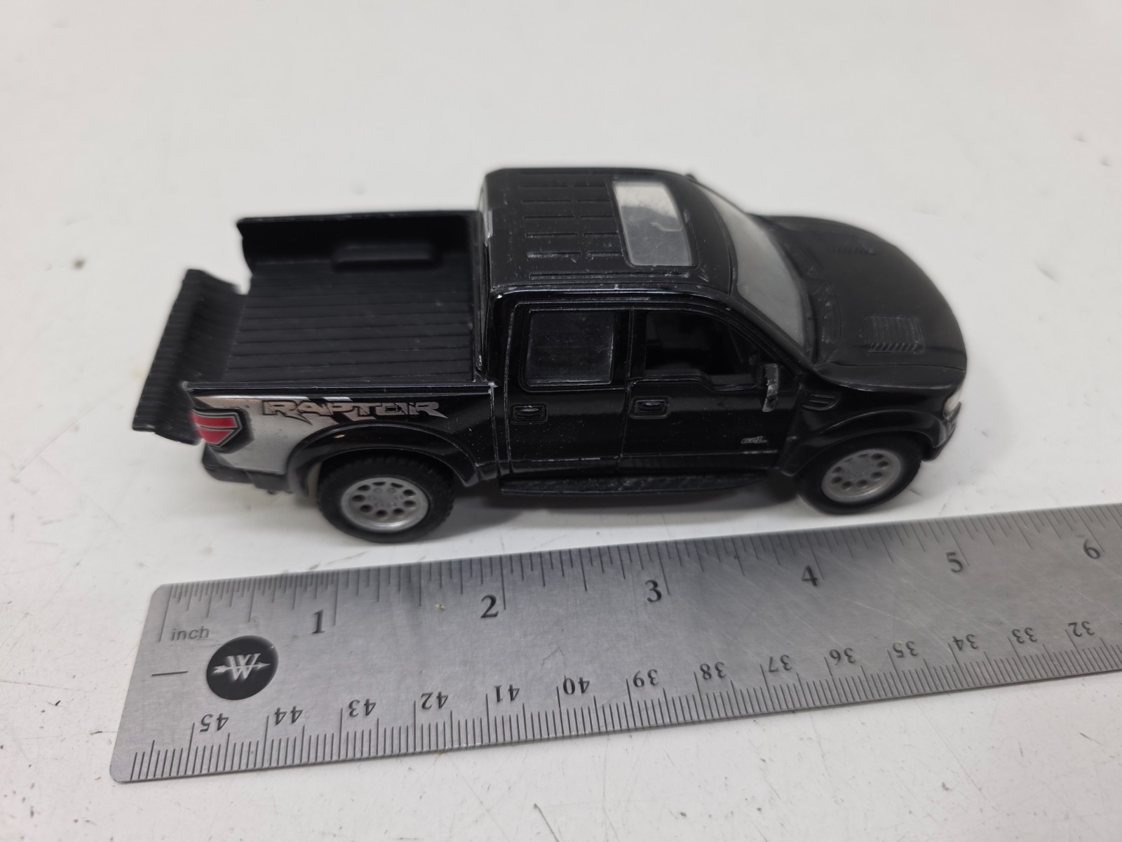 Kinsmart FORD F-150 SVT Raptor SuperCrew PickUp 1:46 BLACK