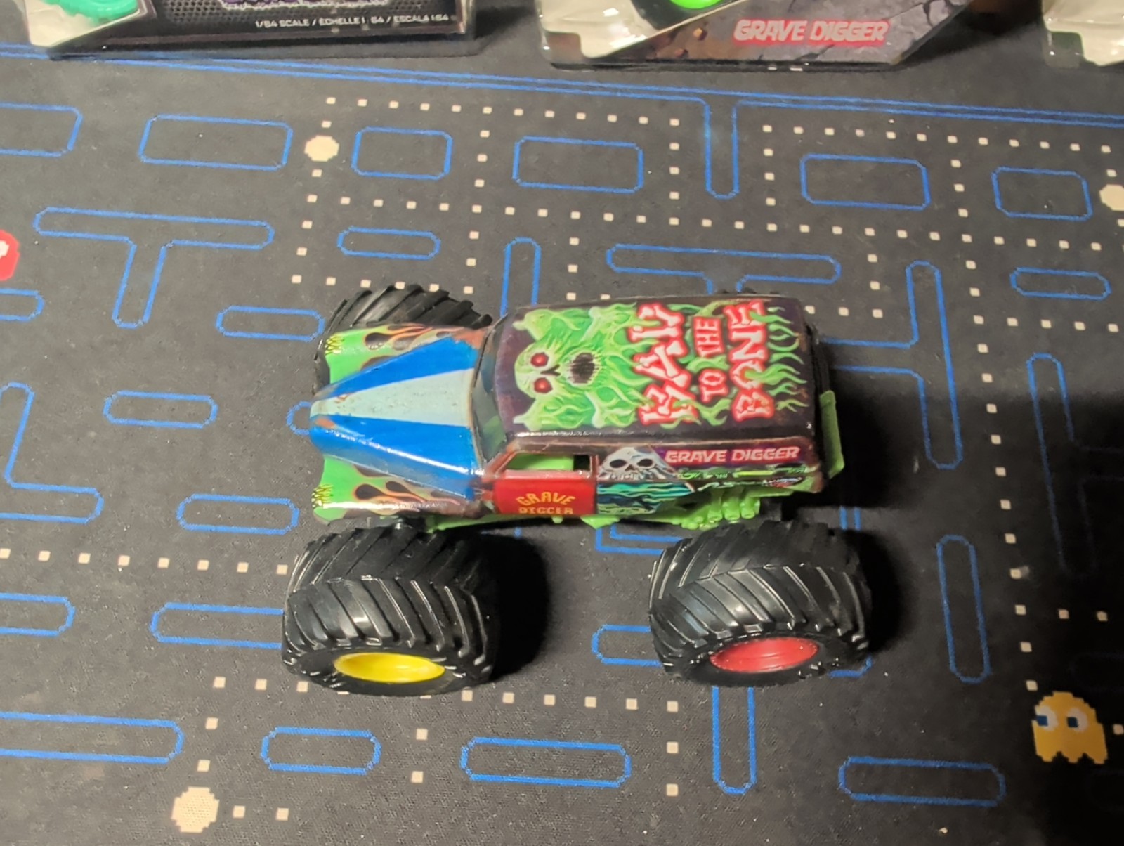 Spin Master Monster Jam PHASED OUT Grave Digger Truck 1:64 Scale