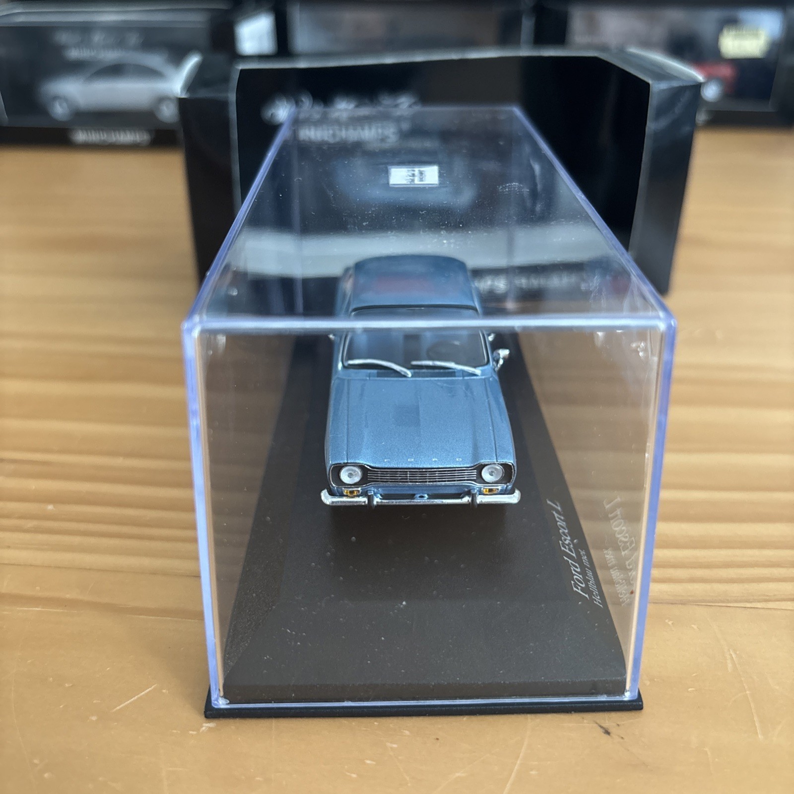 1:43 Minichamps Ford Escort 1300 L 1971 Hellblau Light Blue Metallic 081001