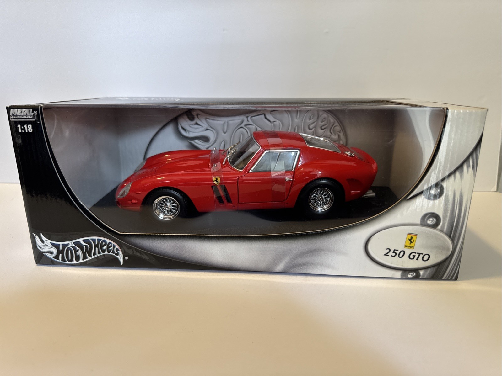 NIB Hot Wheels 1:18 DieCast 1962 Ferrari 250 GTO Rosso Corsa Racing Red