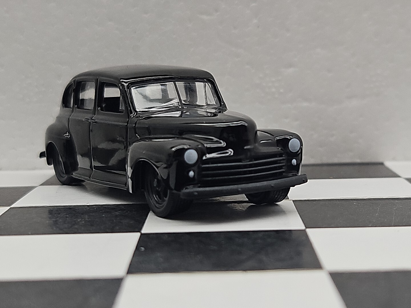1948 Ford Fordor 4 Door Super DELUXE LOWRIDER 1:64 Scale Car Greenlight HOT ROD