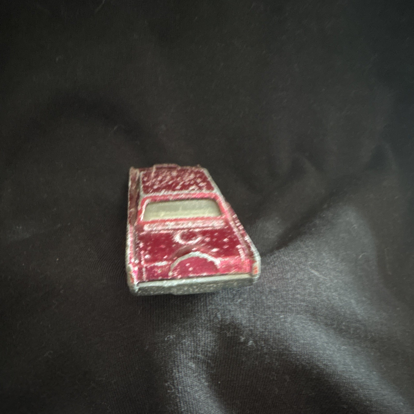Hot Wheels Redlines 1969 Lincoln Continental 1:64 Diecast Car Red Opening Hood