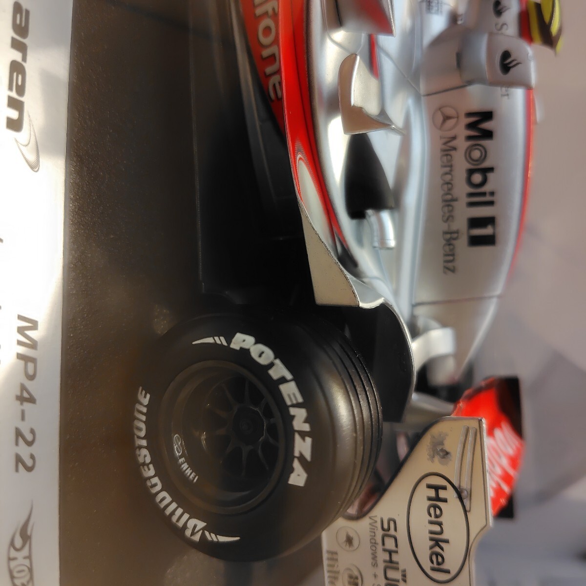 1/18 Hot Wheels Mclaren Mercedes Mp4-22 Lewis Hamilton’S First Winning Machine