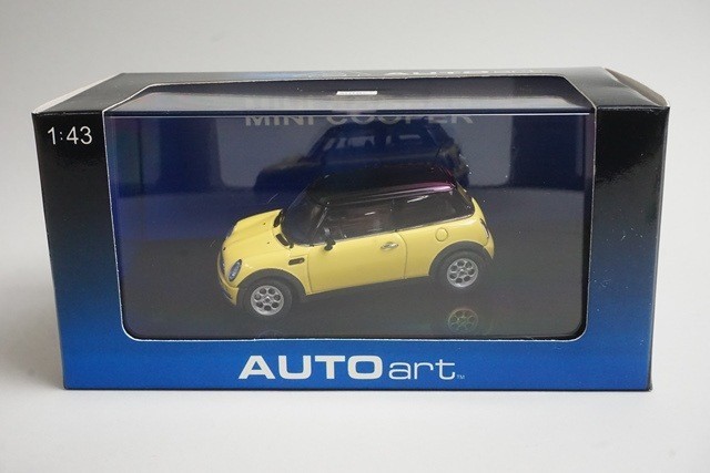 1:43 AUTOart 54826 BMW Mini Cooper Yellow model car