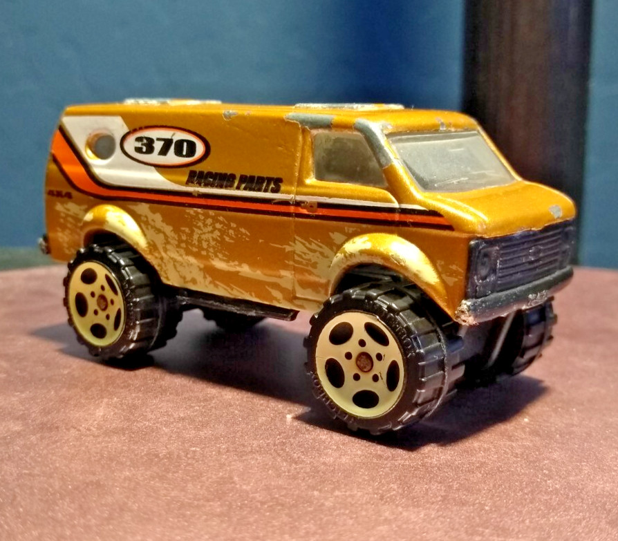 Matchbox 4X4 Chevy Van 2006 Off Road 5 Pack 370 Racing 1:74 Bronze Loose Used