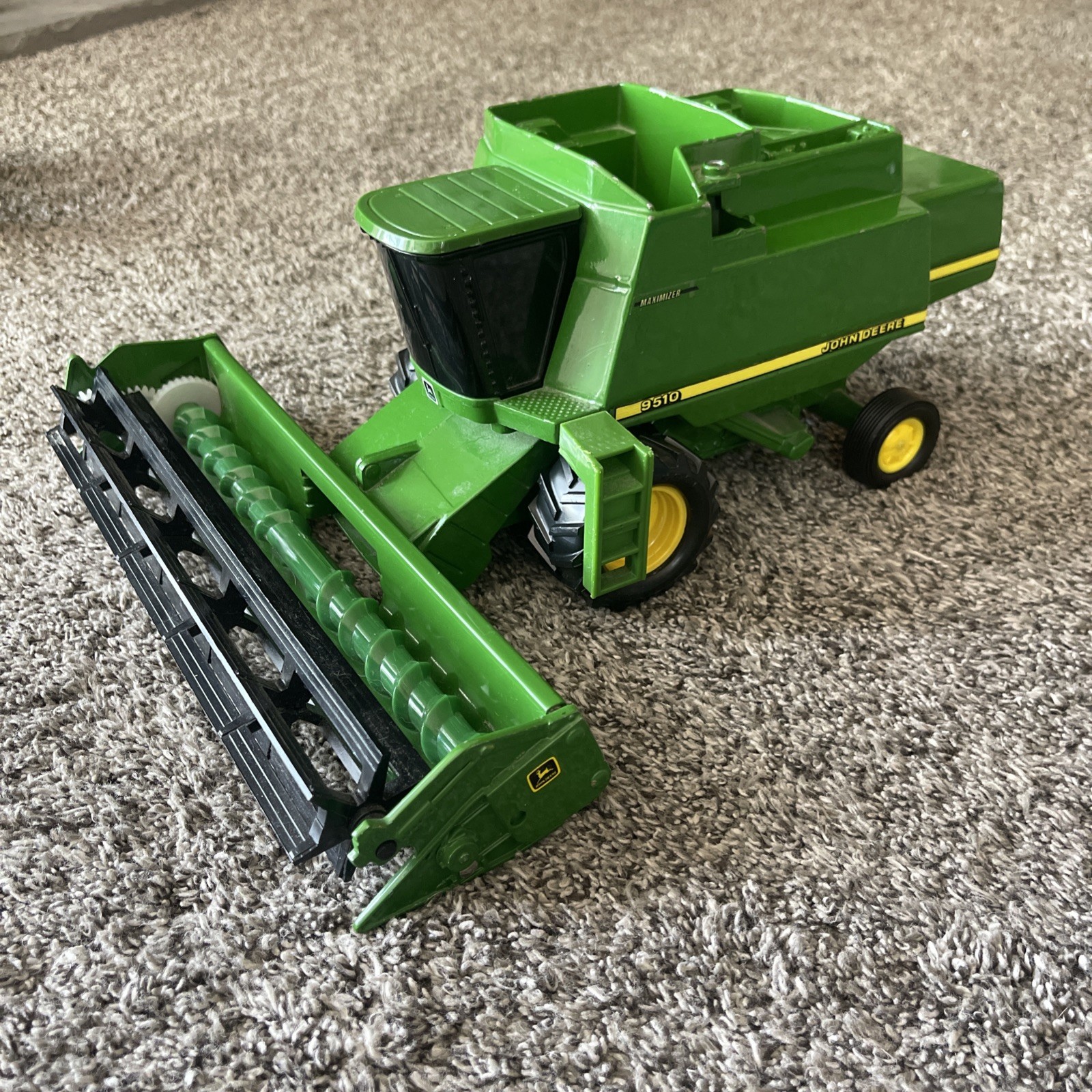 Vintage Metal ERTL John Deere 9510 Maximizer Combine With Bean Header. No Chute