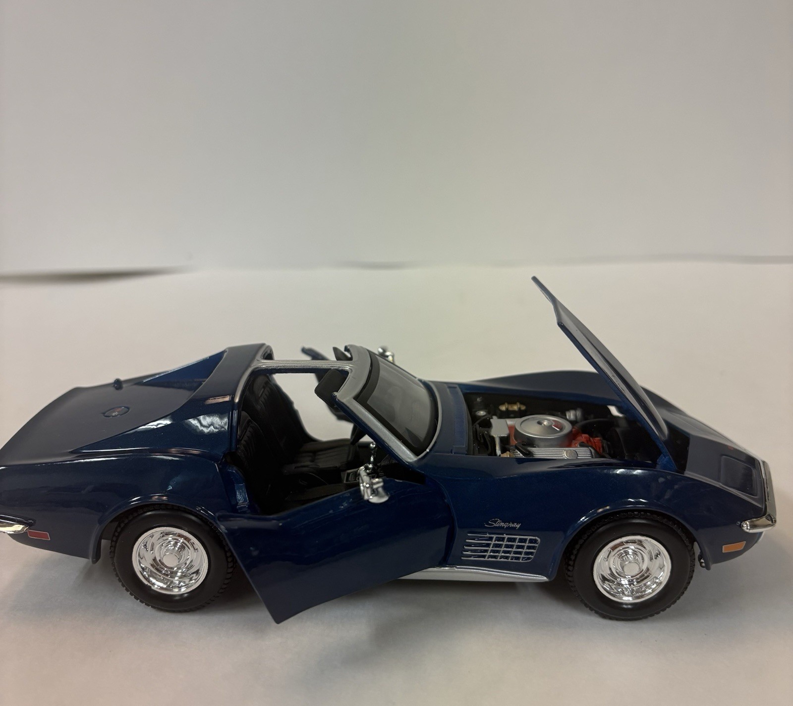 1970 Chevy Corvette T-Top Blue Maisto 31202 1/24 Scale Diecast Model Toy Car