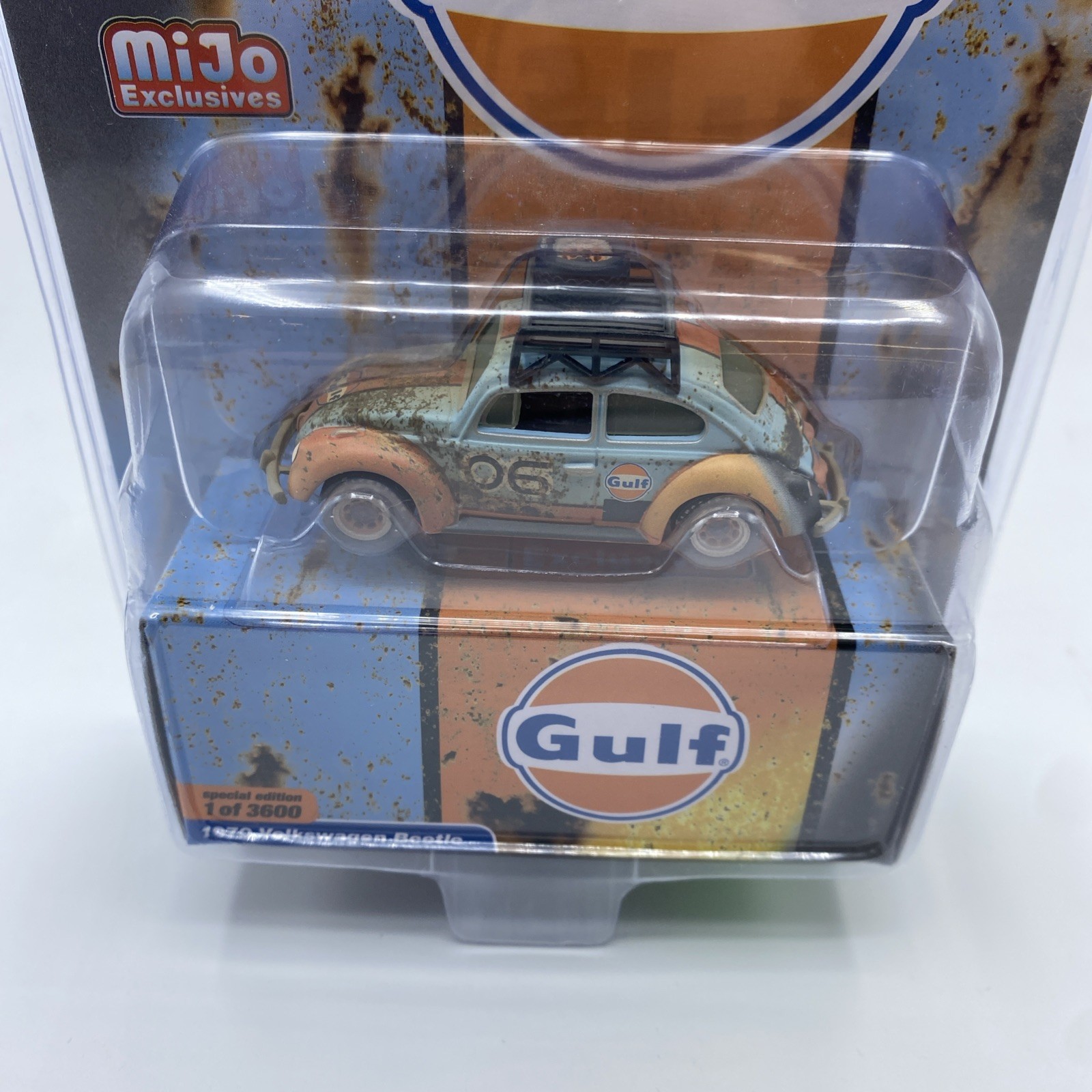 Johnny Lightning 1970 Volkswagen Beetle Gulf Weathered with Rack Blue & Orange