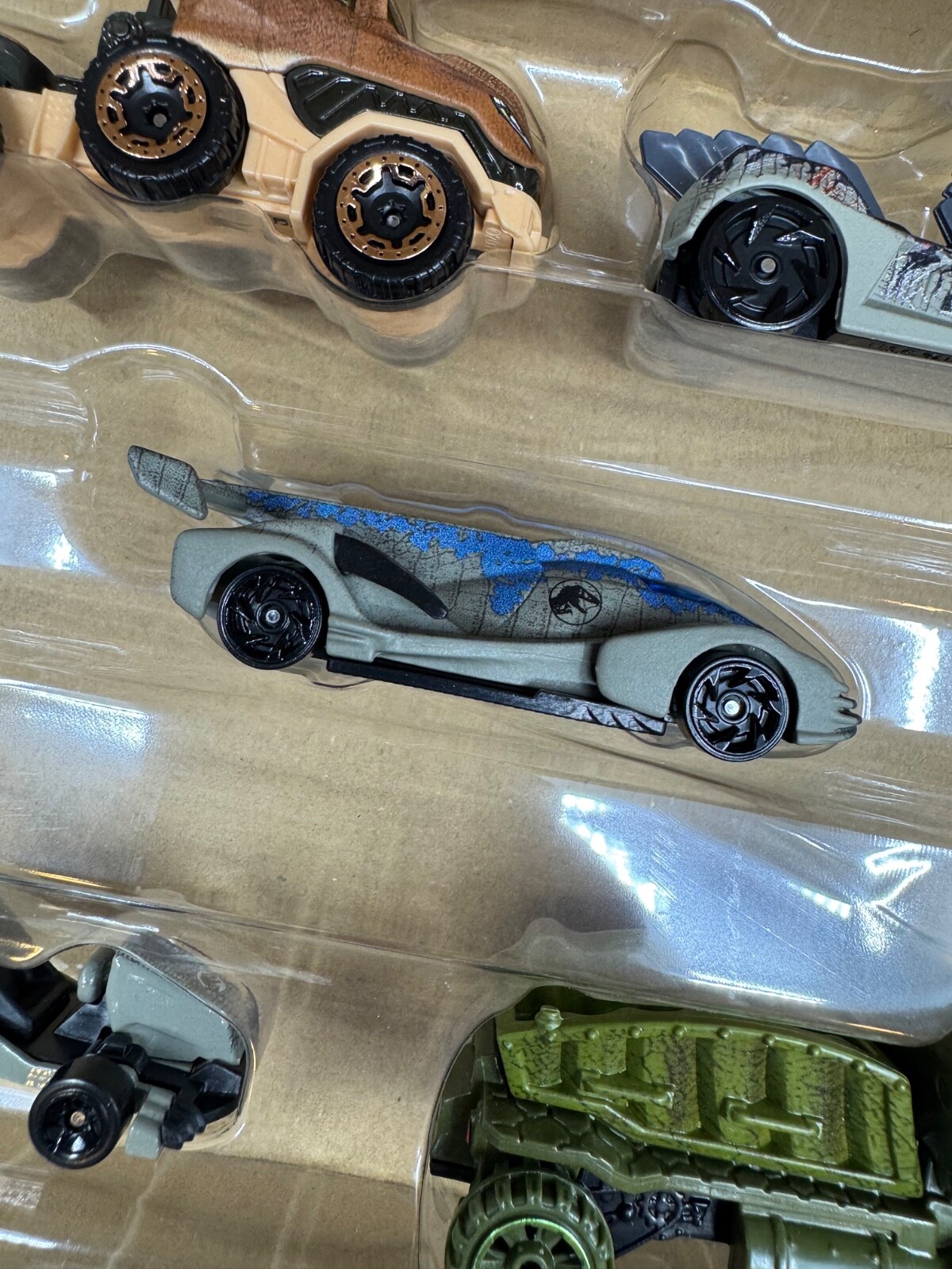 Hot Wheels Jurassic World Dominion Character Car 5 Pack Box Set Brand New