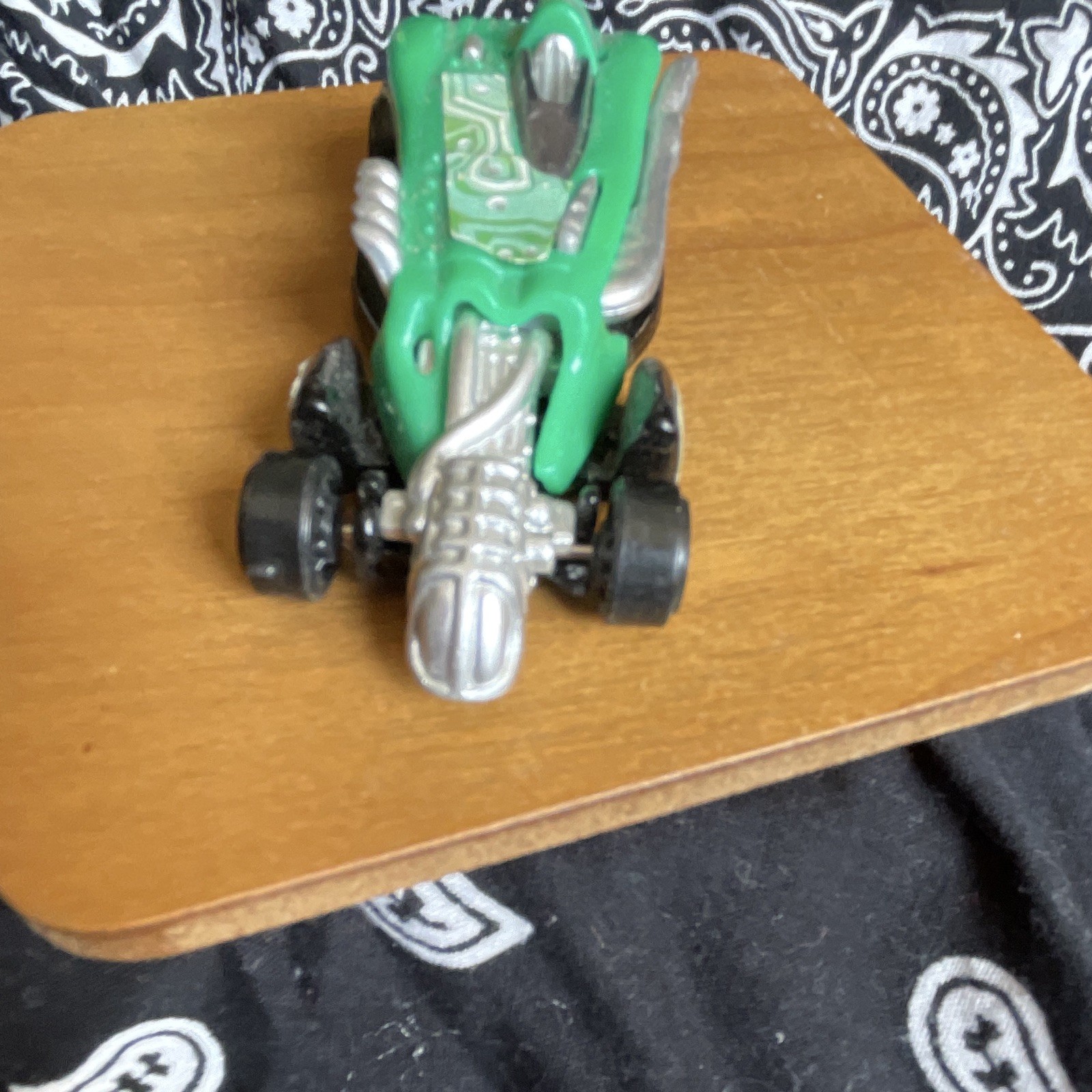 Hot Wheels McDonald’s corporationGreen/Silver/Black Diecast Car 1:64 2002 Loose