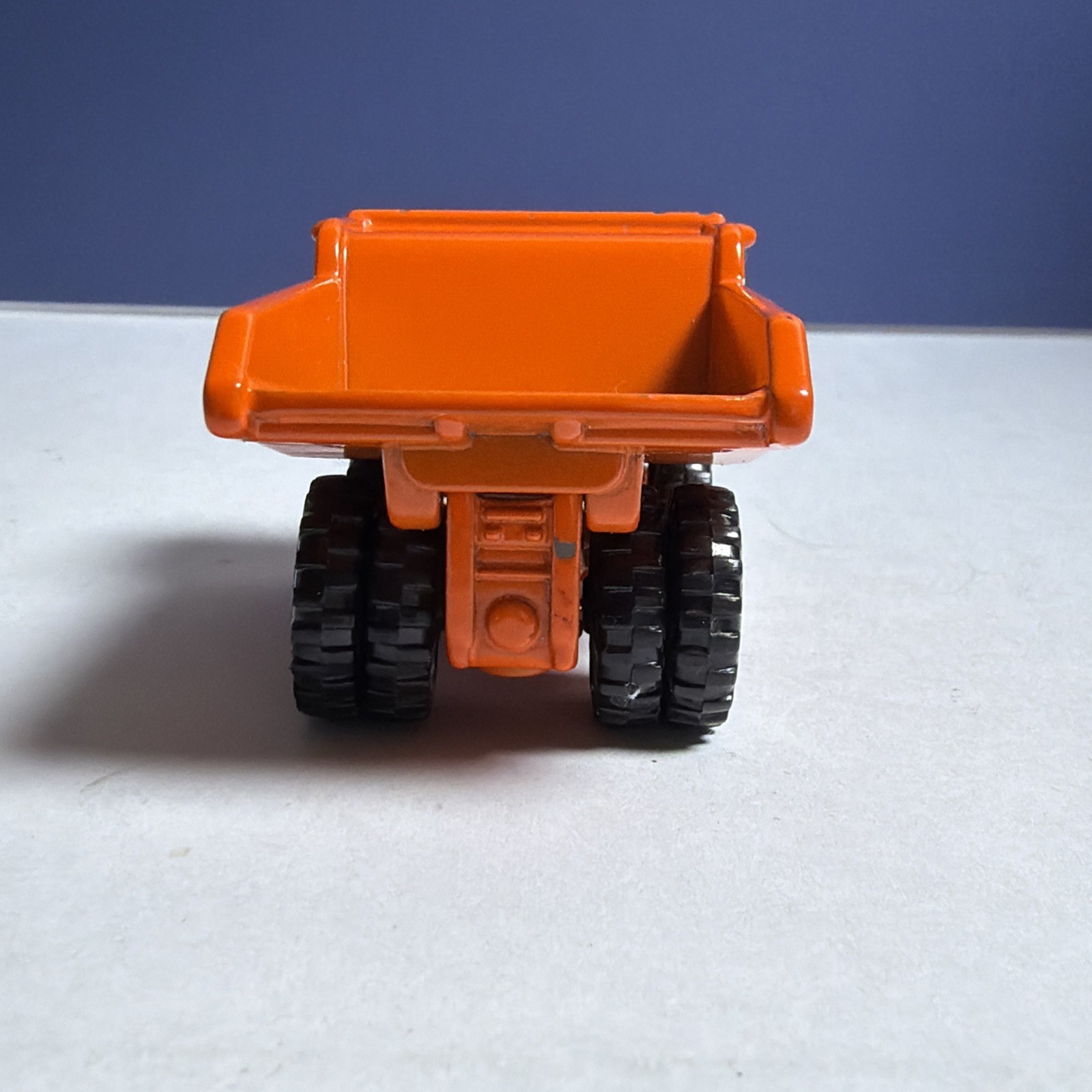 Takara Tomy Tomica #102 Hitachi Rigid Dump Truck EH3500AC II 1/185 Scale