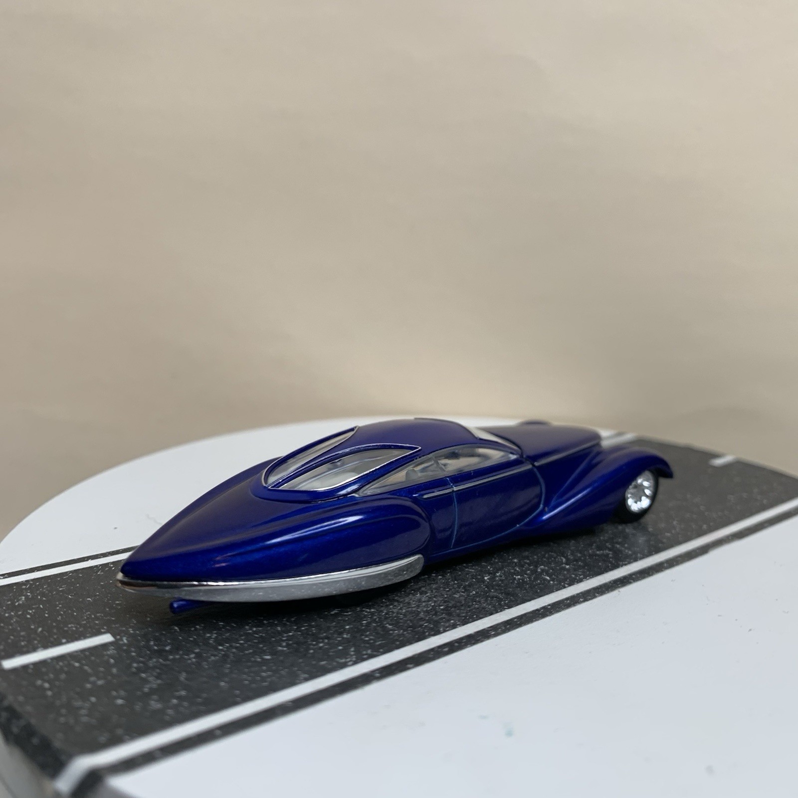 Hot Wheels Chip Foose Original Design Manhattan Hot Rod Custom Blue 1:64 NM