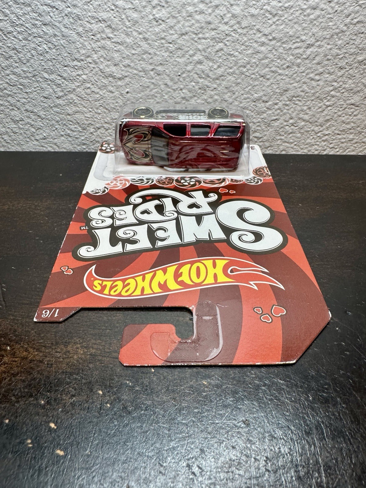 Hot Wheels Kroger Valentines Day Sweet Rides ’07 Chevy Tahoe Sour Cherry