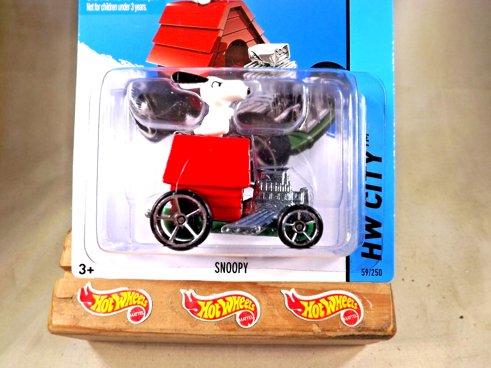 2015 Hot Wheels #59 HW City-Tooned / Peanuts SNOOPY Red w/Chrome OH5 Spoke Wheel