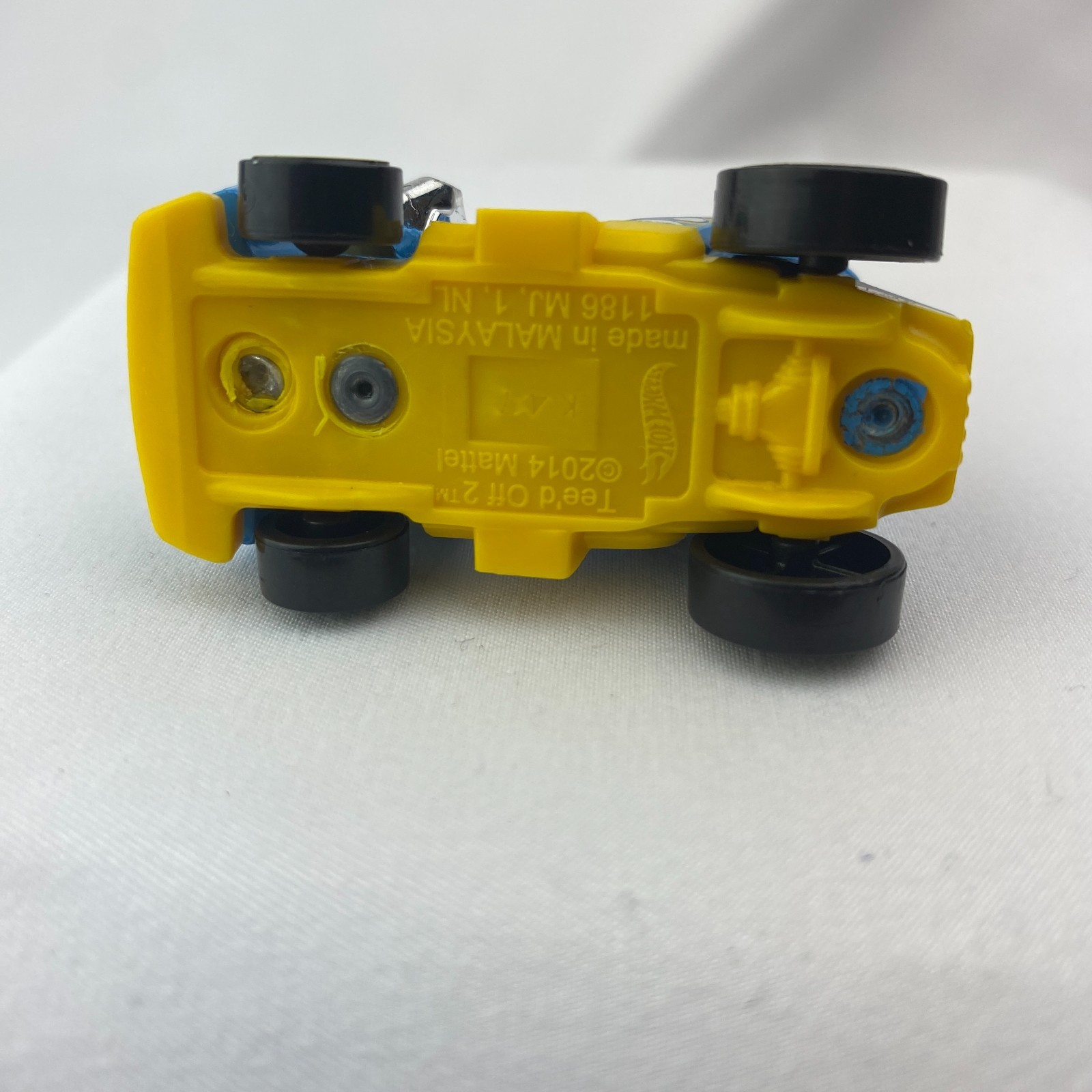 2014 Tee’d Off 2 Blue And Yellow – Loose Mattel Hot Wheels Diecast 1:64