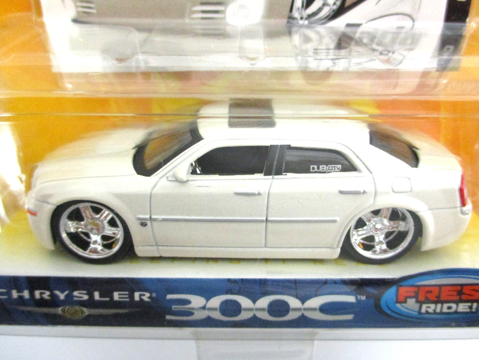 JADA – DUB CITY – KUSTOMS – 2005 / 2006 CHRYSLER 300C – 1/64 DIECAST