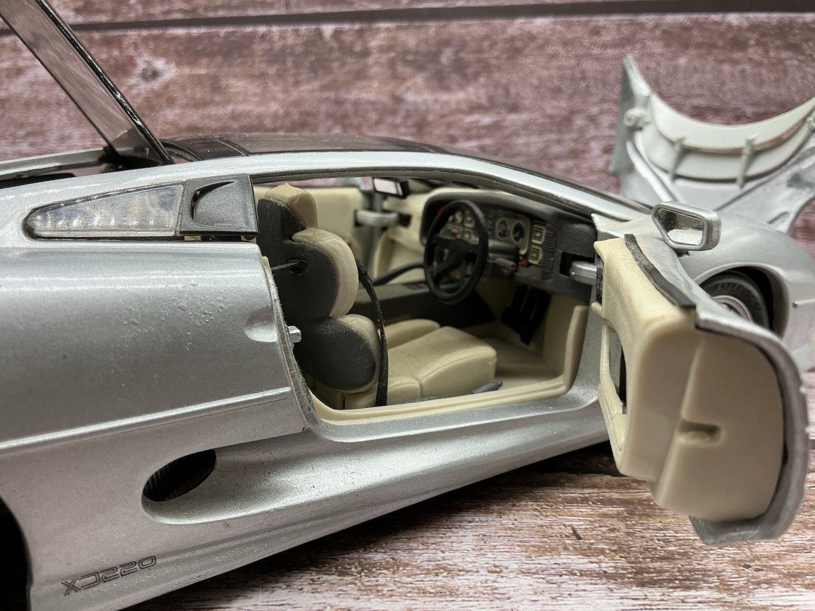 Maisto 1/18 ~ 1992 Jaguar XJ220 ~ Silver