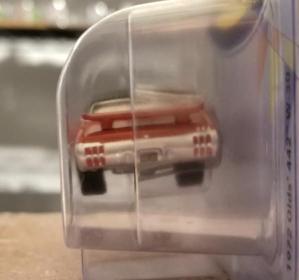 Johnny Lightning 1972 Olds 442 W-30 Diecast 1:64 Car VerA Rel1 #5