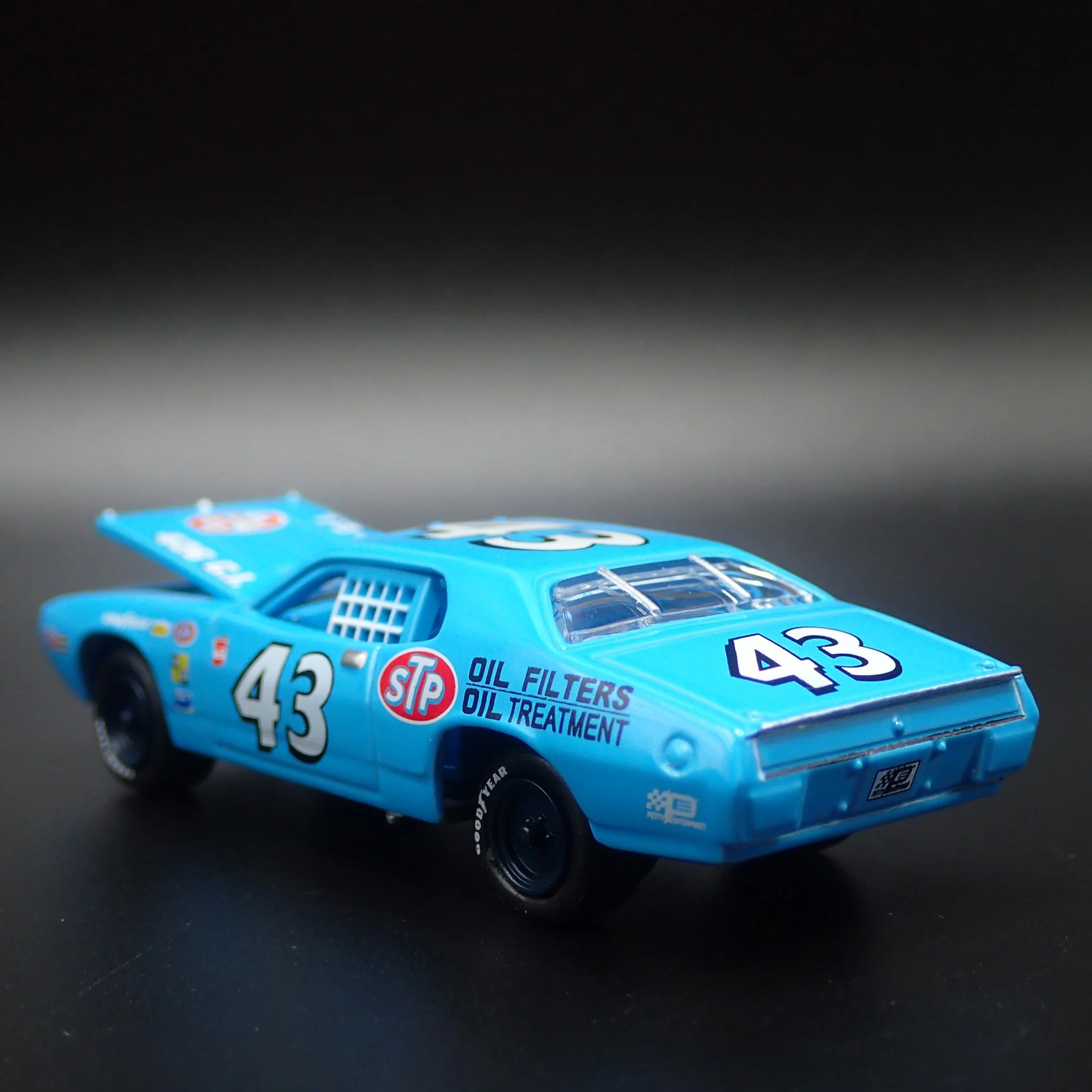1972 72 PLYMOUTH ROAD RUNNER RICHARD PETTY’S #43 1:64 SCALE DIECAST MODEL CAR