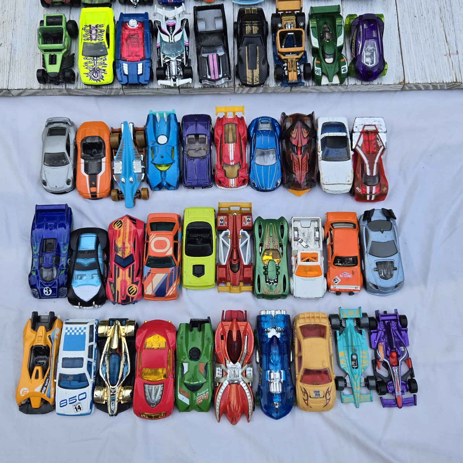 Hot Wheels Lot of 50 Loose Cars Trucks Race Cars Bulk Mixed Diecast Mattel VGC
