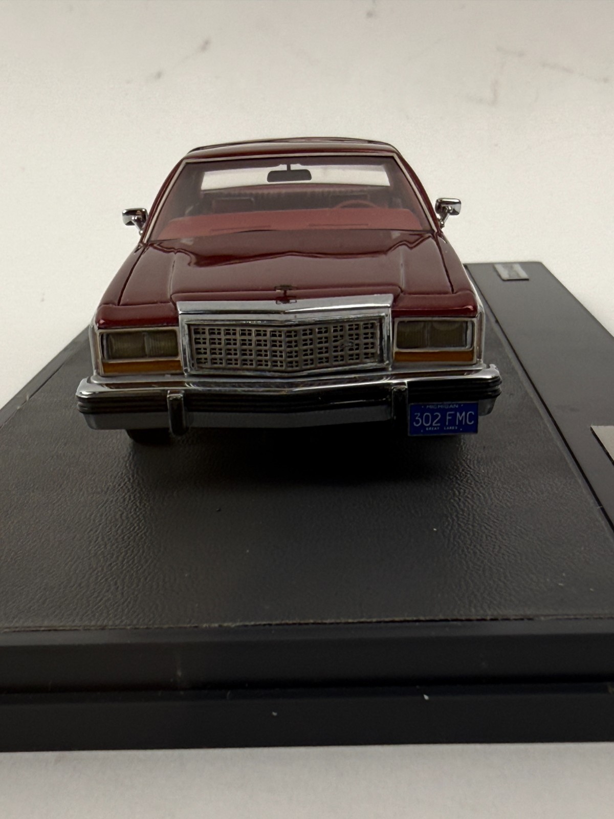 Matrix 1:43 1986 Ford LTD Crown Victoria LX Dark Red/Silver MX20603-402 – LE 408