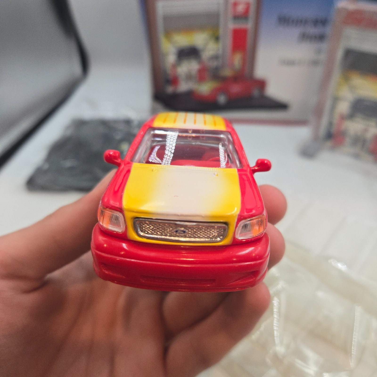 Snap-on Modern Garage Diorama Ford F-150 Super Cab