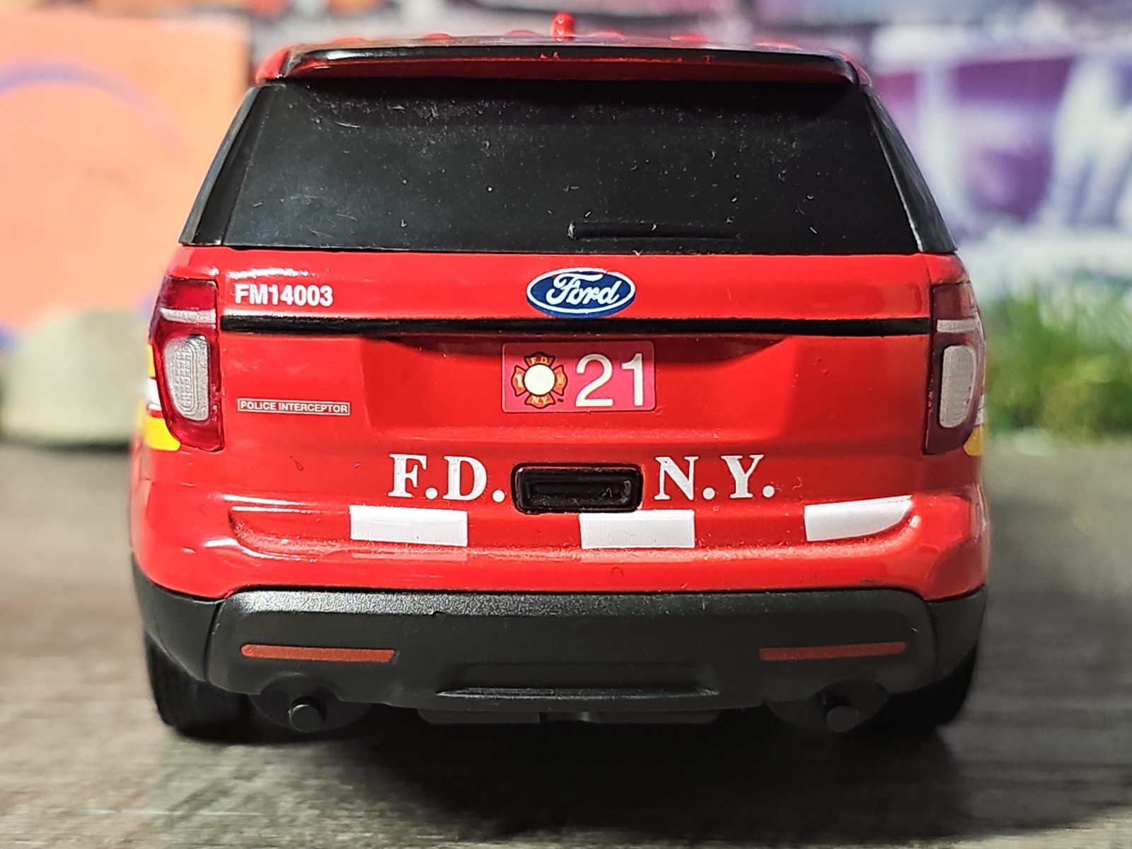 MotorMax 2015 Ford Explorer Interceptor FDNY Red 1:24 Diecast Car NO BOX READ