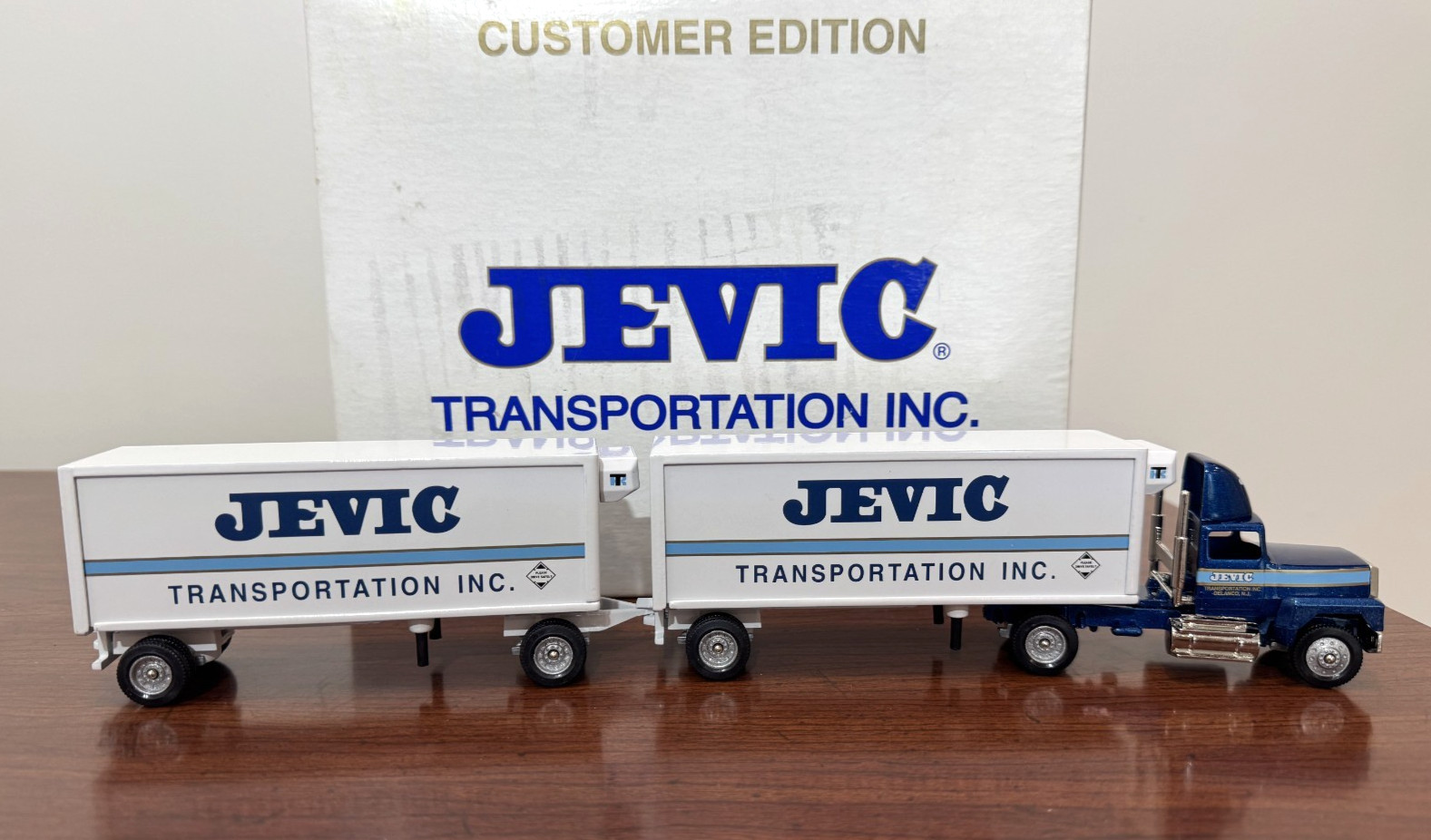 Jevic Transportation Doubles 1996 Winross Trucks FL/S