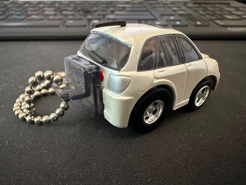 Rare Takara Choro-Q Toyota Altezza Gita White Keychain Lexus IS300 SportCross JD