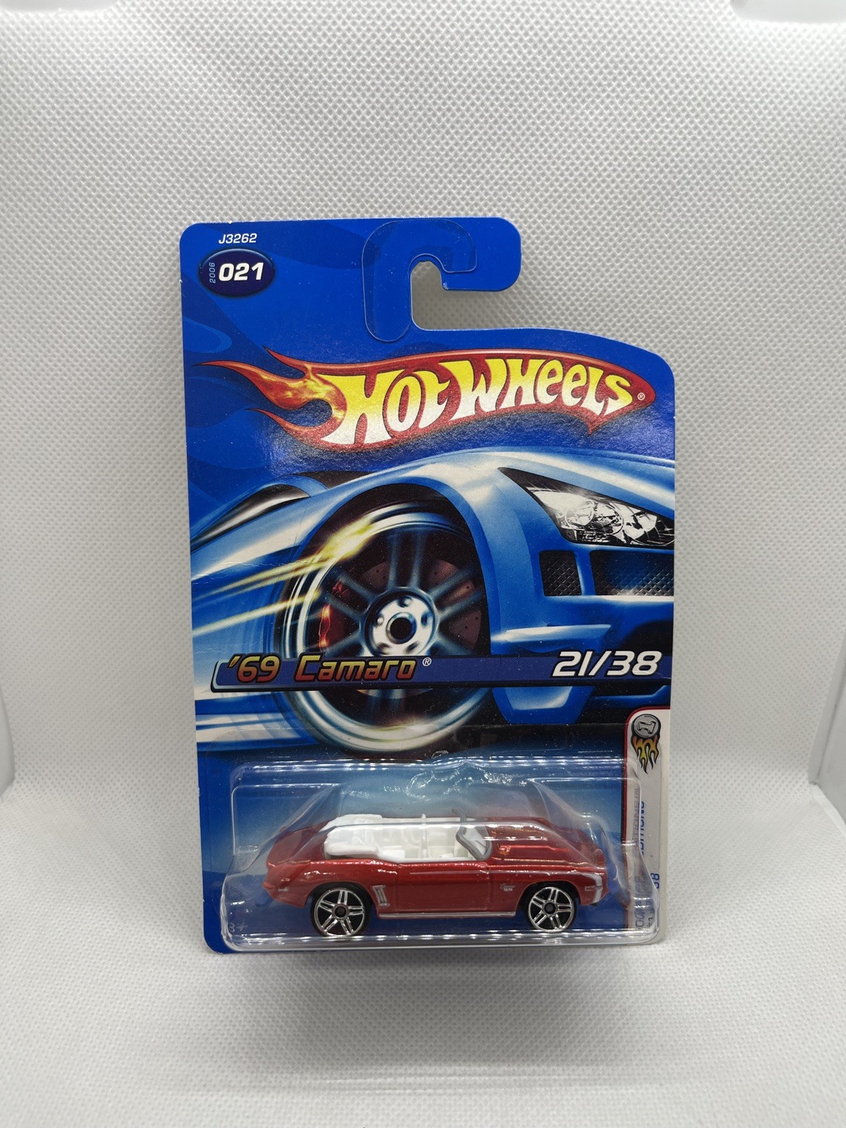 2006 Hot Wheels #21 First Editions 21/38 ’69 CAMARO Lt Red Variant-Blk Base Pr5