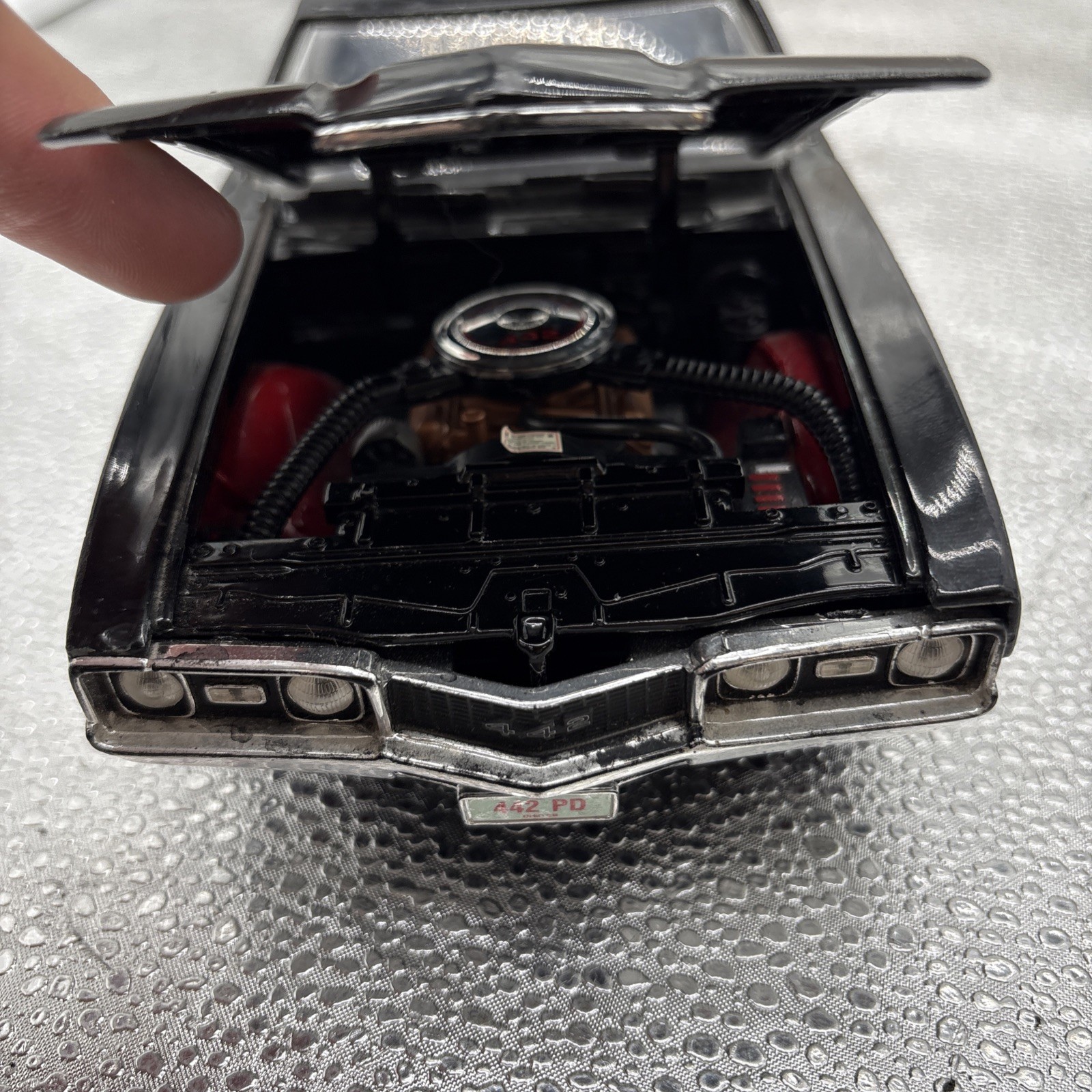 ERTL American Muscle 1968 Hurst Olds 442 W30 1:18 Scale Diecast Model Car Black