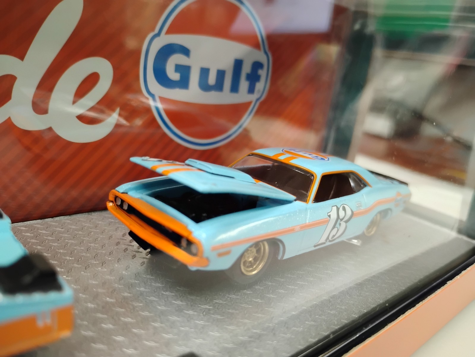 M2 Machines Auto Haulers R99 Gulf 1974 Dodge Truck & 1970 Dodge Challenger T/A