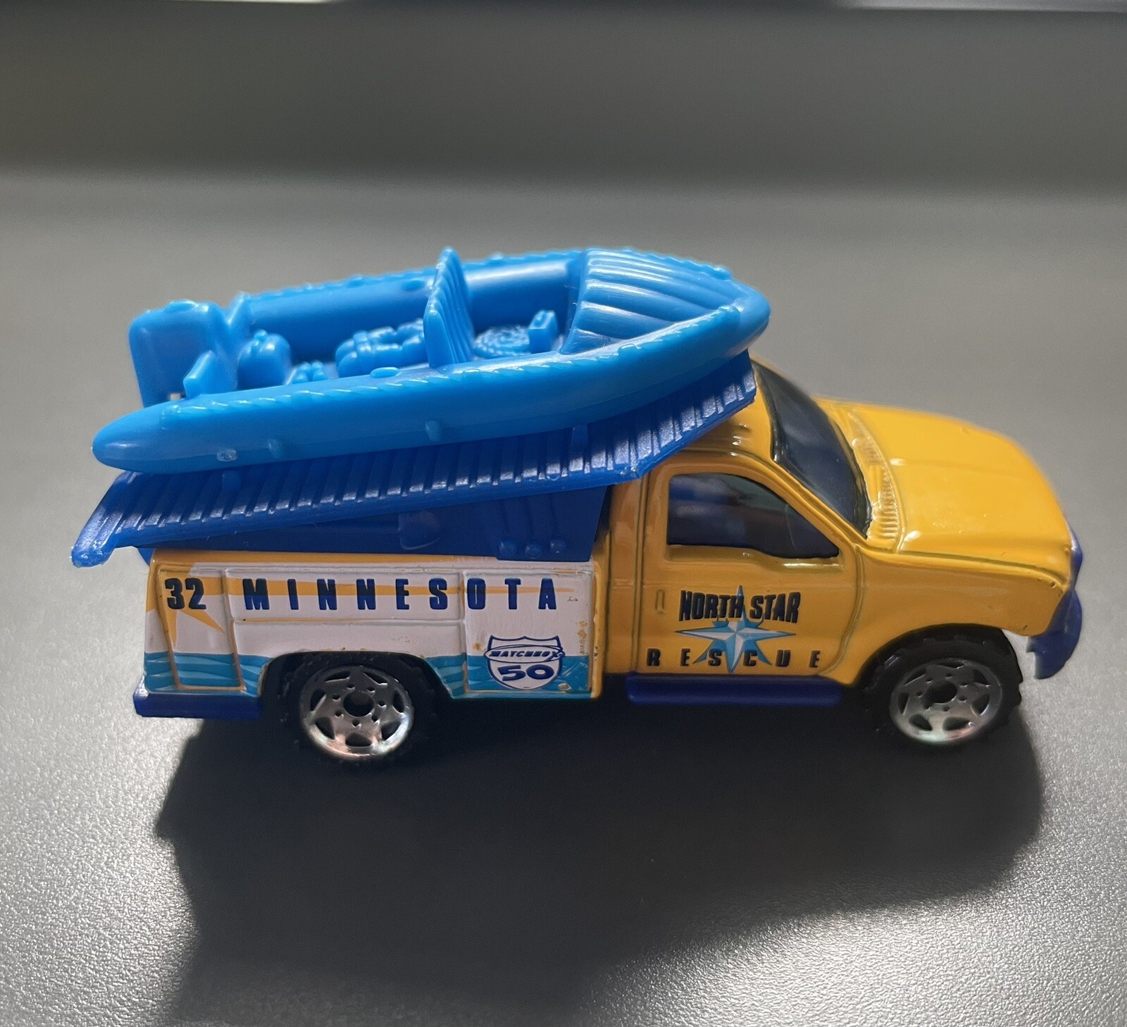 2001 Matchbox Ford F Series North Star Rescue Minnesota #32 Yellow