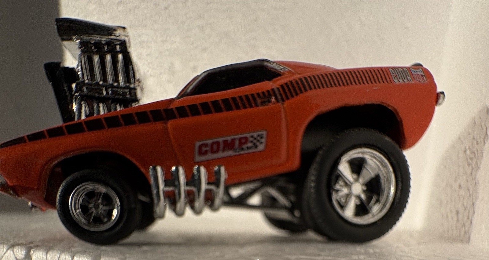 Muscle Machines 1970 Plymouth Barracuda AAR ‘Cuda 2000 Original Funline 1/64