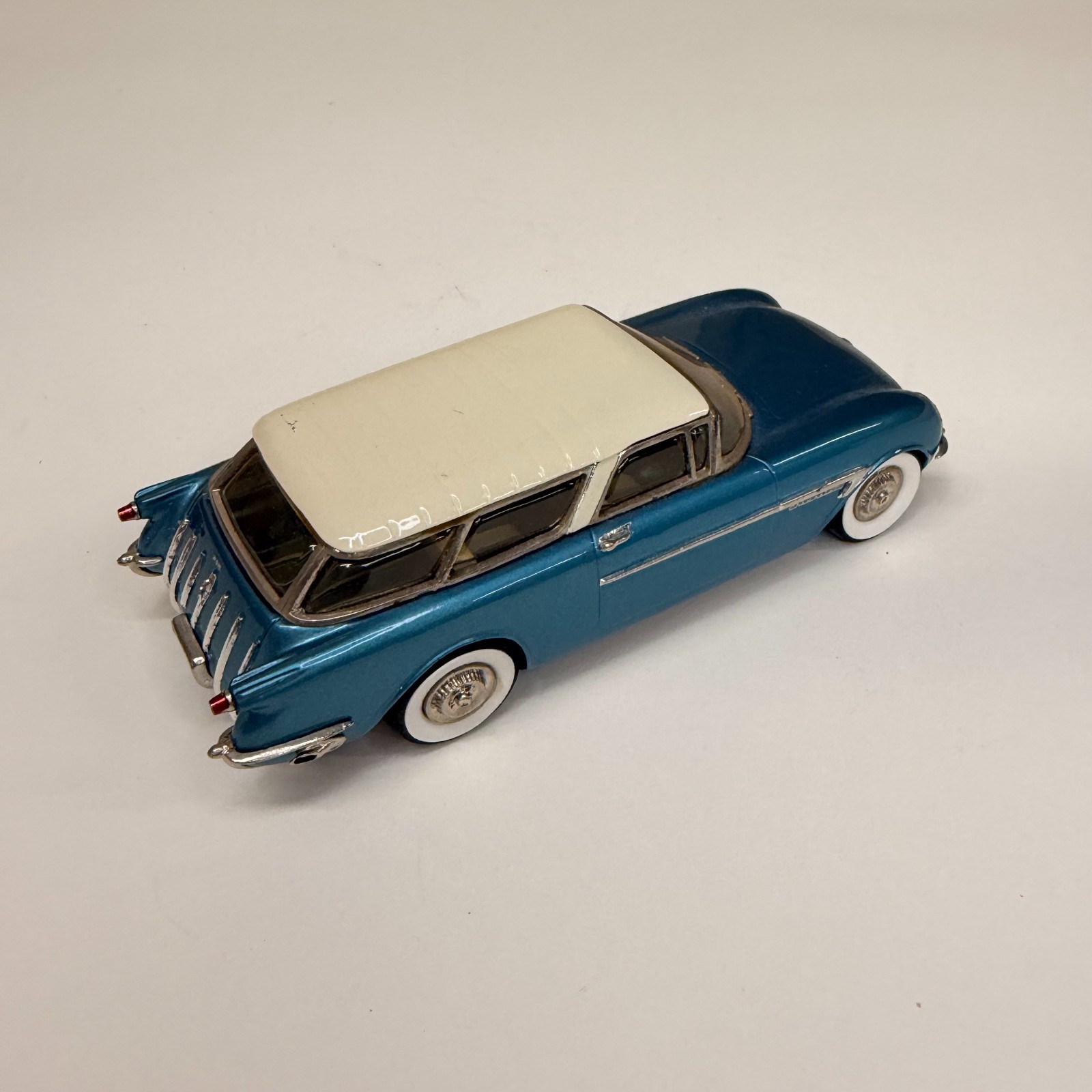 GADM GREAT AMERICAN DREAM MACHINES #2 1954 CORVETTE NOMAD 1/43 DIECAST