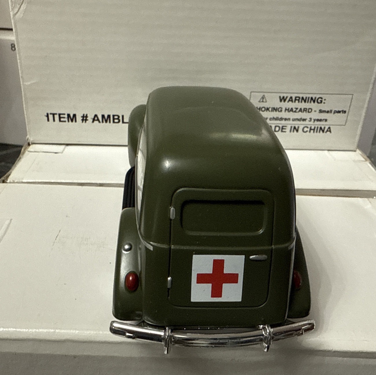 National Motor Museum Mint ~ 1940’s Van AMBULANCE ~ 1:32 Diecast – NEW IN BOX