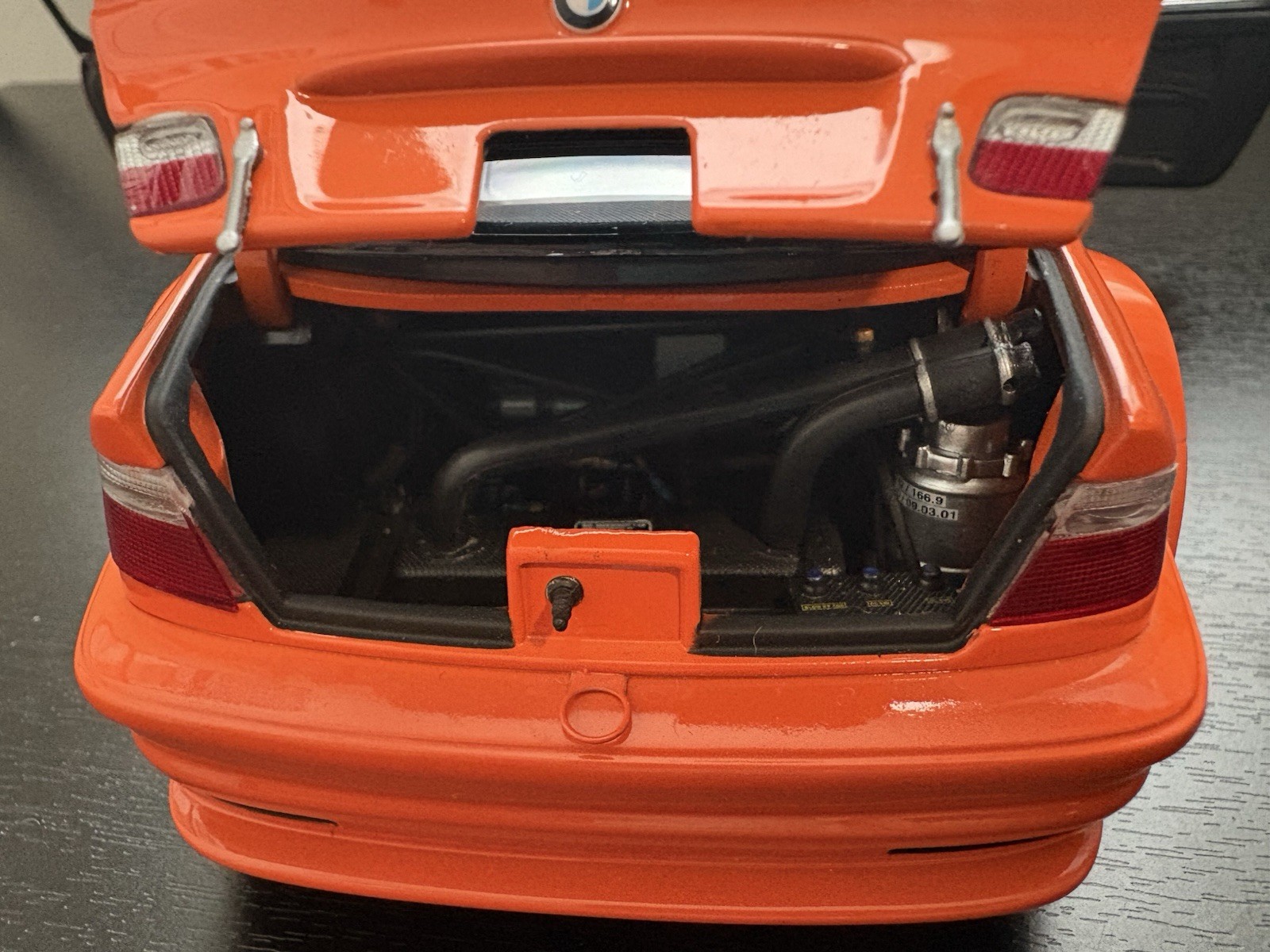 1:18 Minichamps BMW E46 M3 GTR Street 2001 – Orange