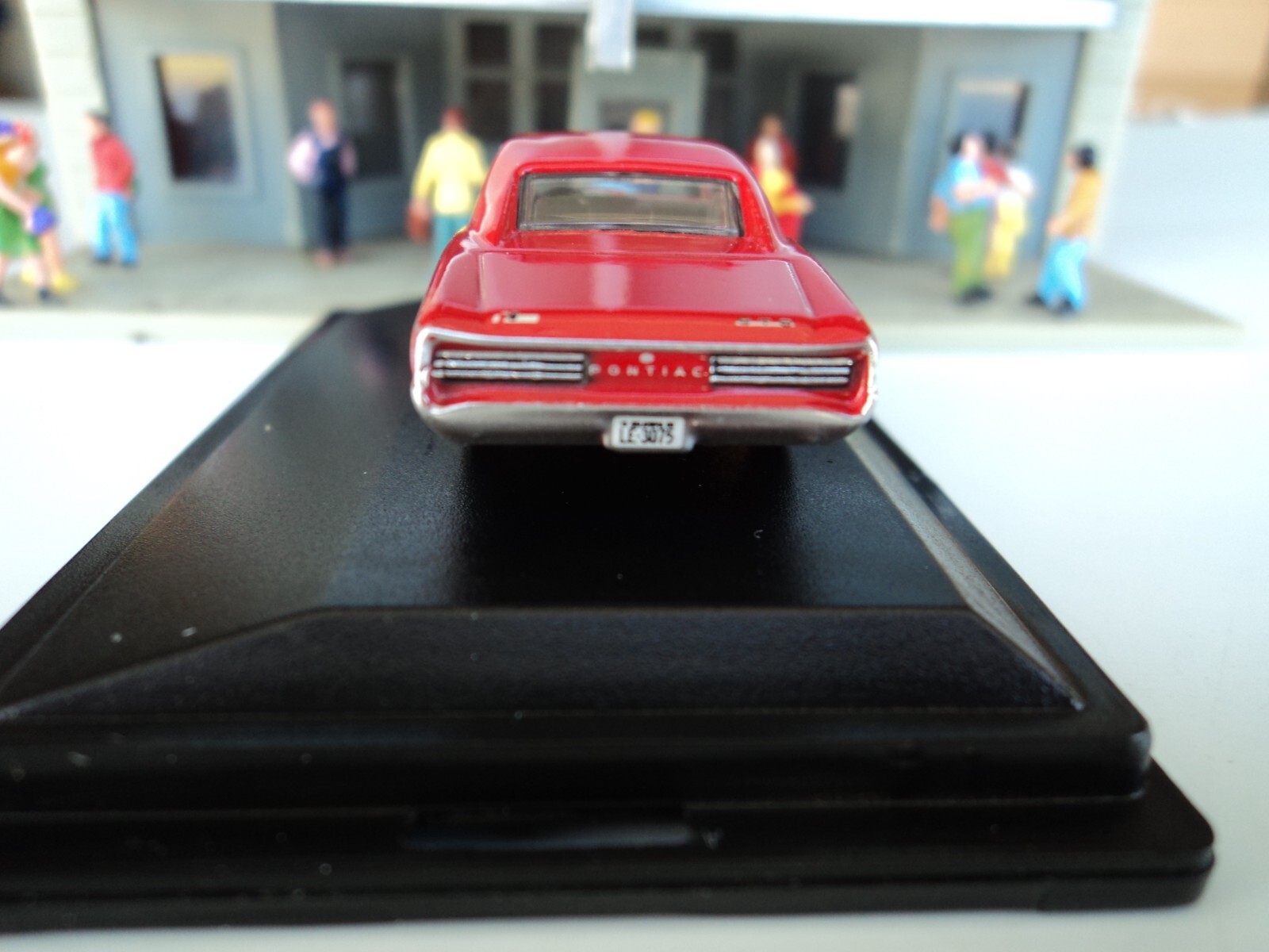 Oxford 1966 Pontiac GTO Red 1/87 HO diecast